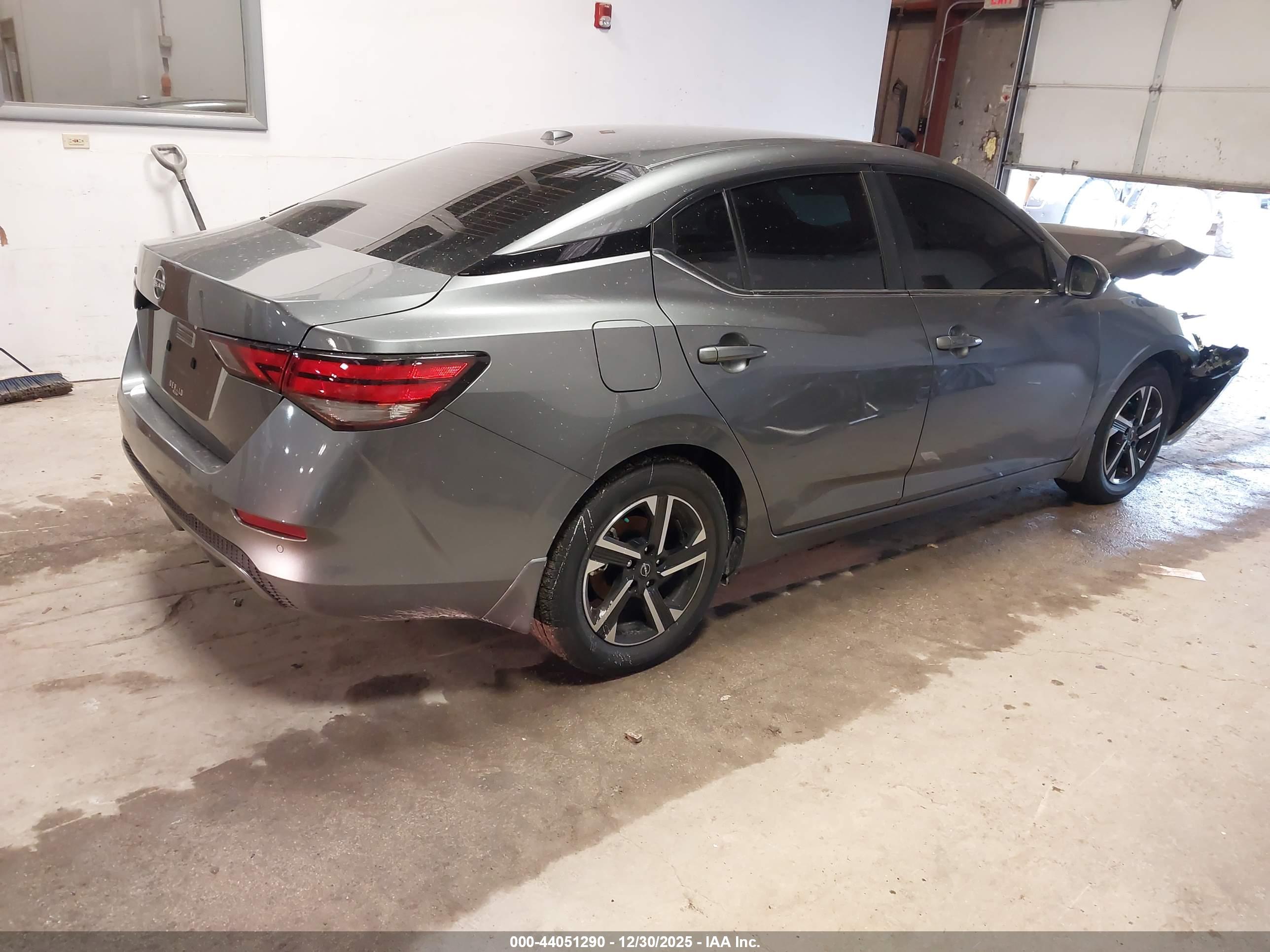 NISSAN SENTRA image 4