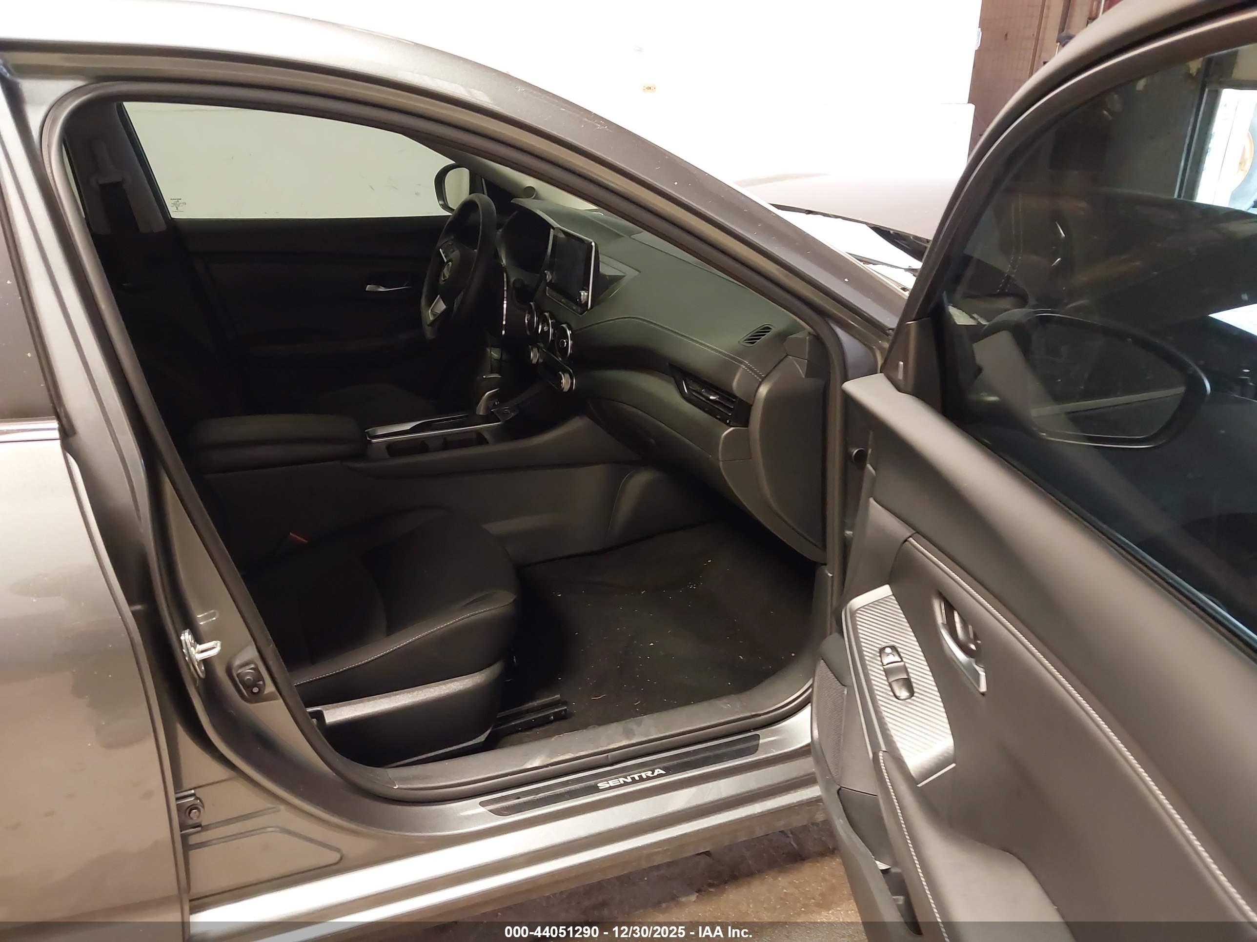 NISSAN SENTRA image 5