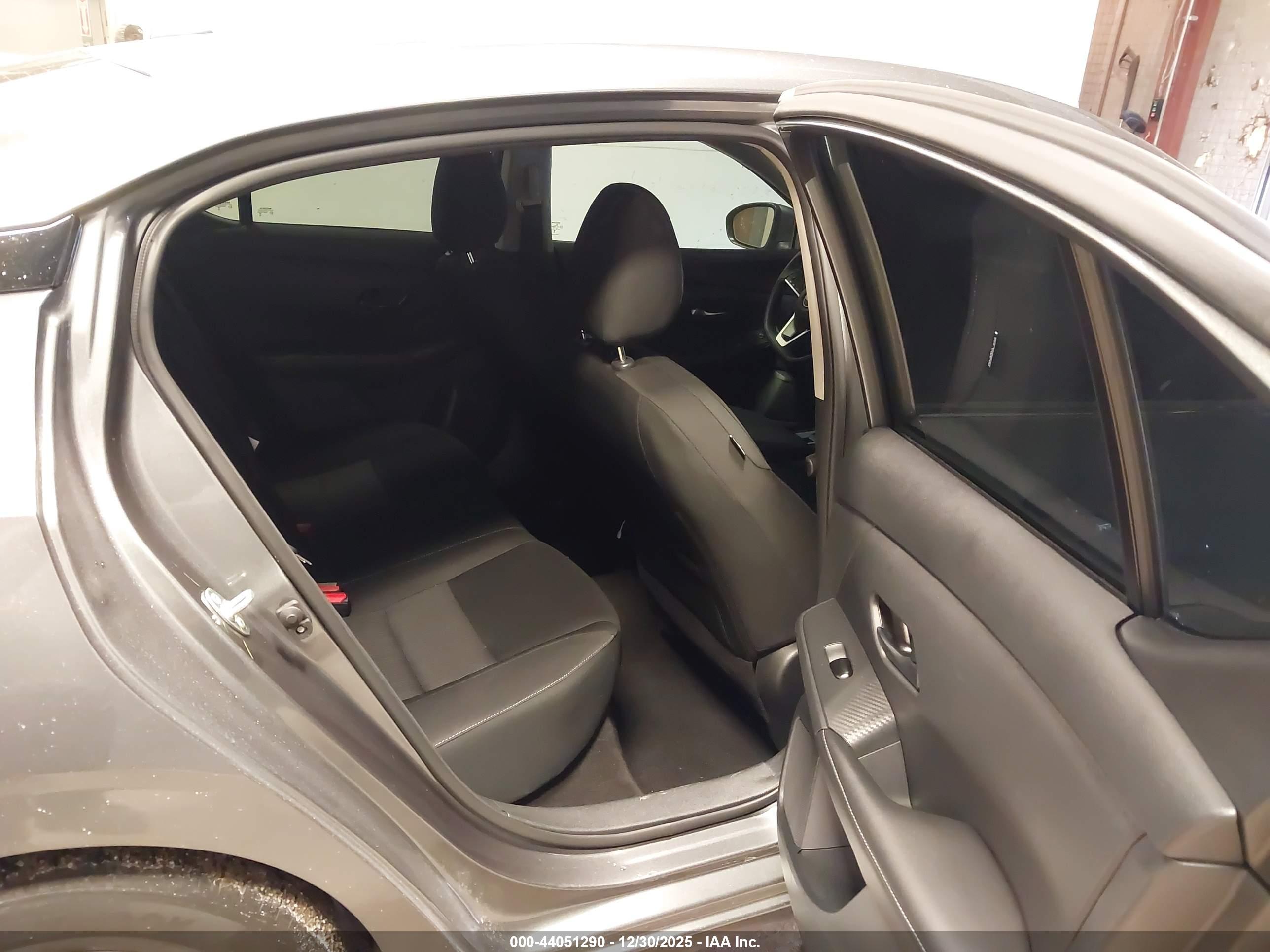 NISSAN SENTRA image 8