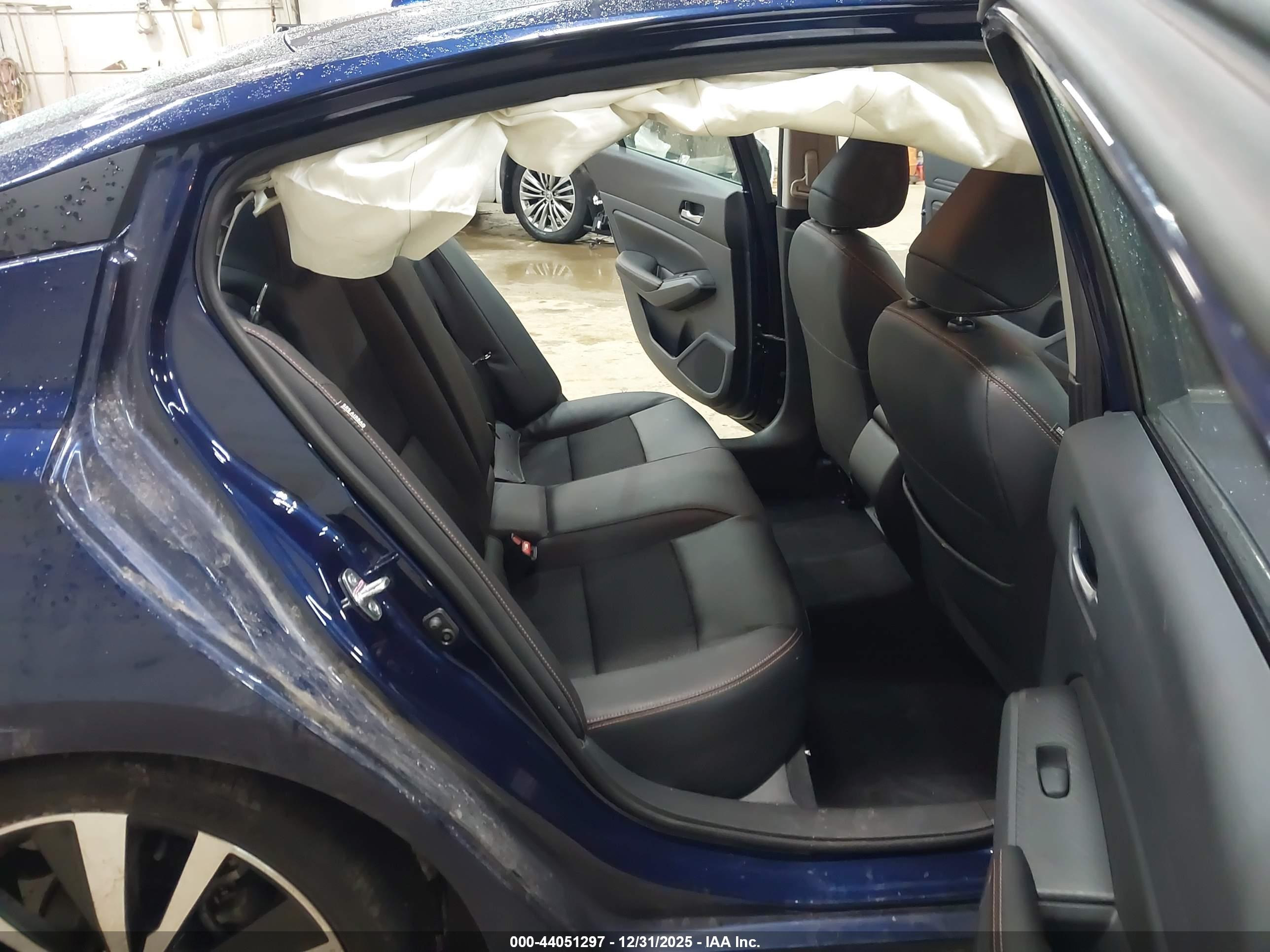 NISSAN ALTIMA image 8