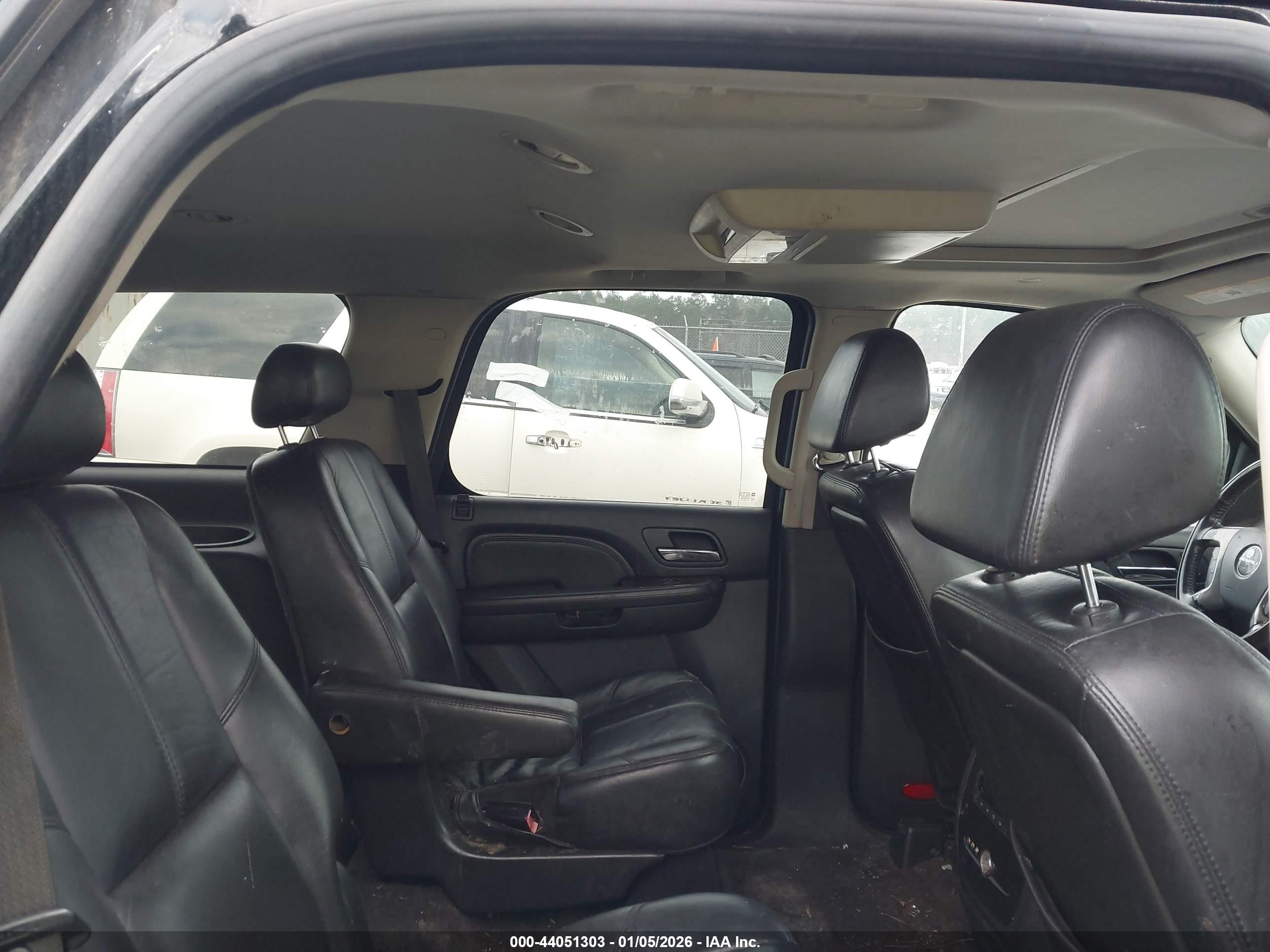 GMC YUKON image 8