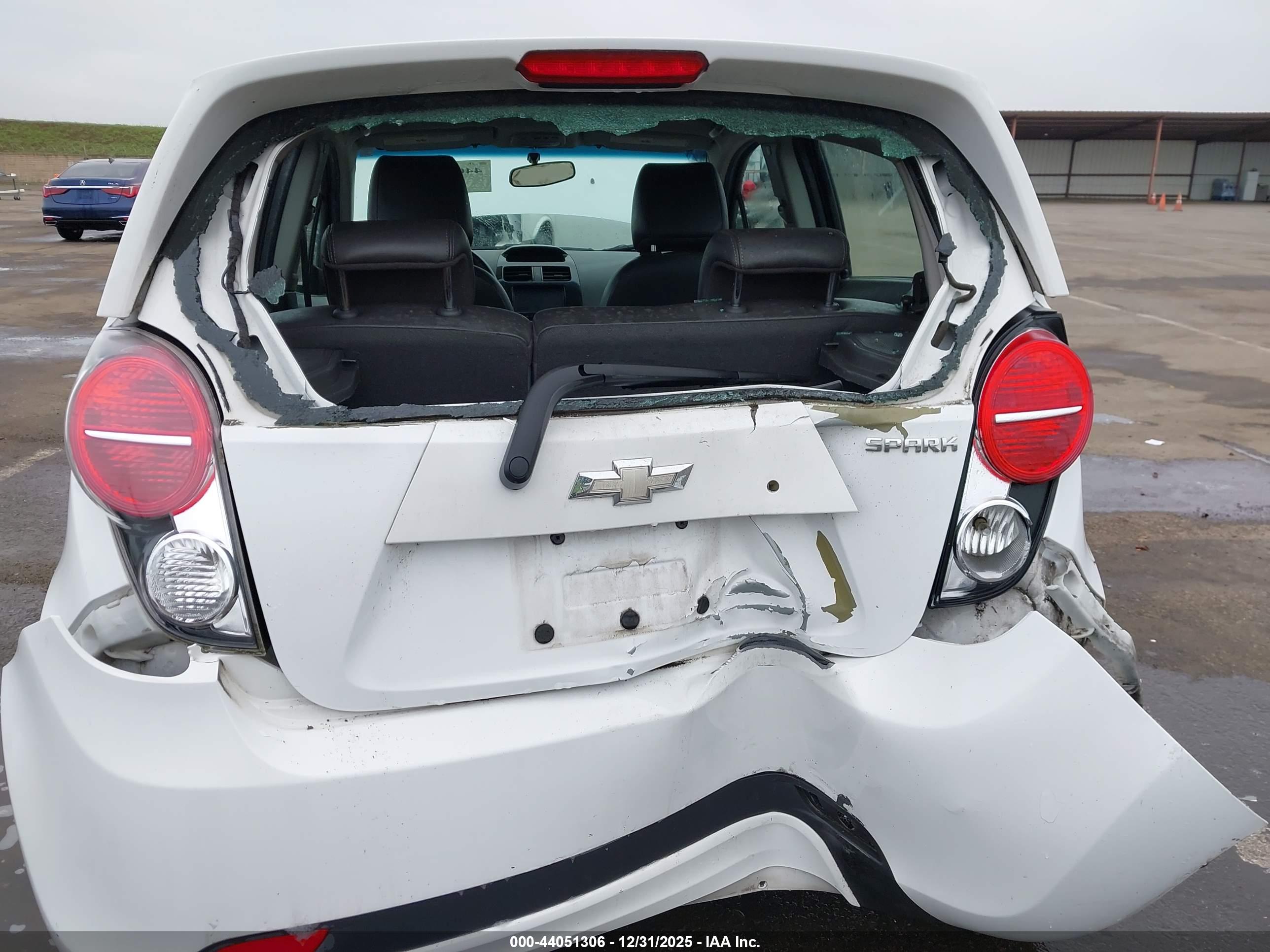 CHEVROLET SPARK image 6