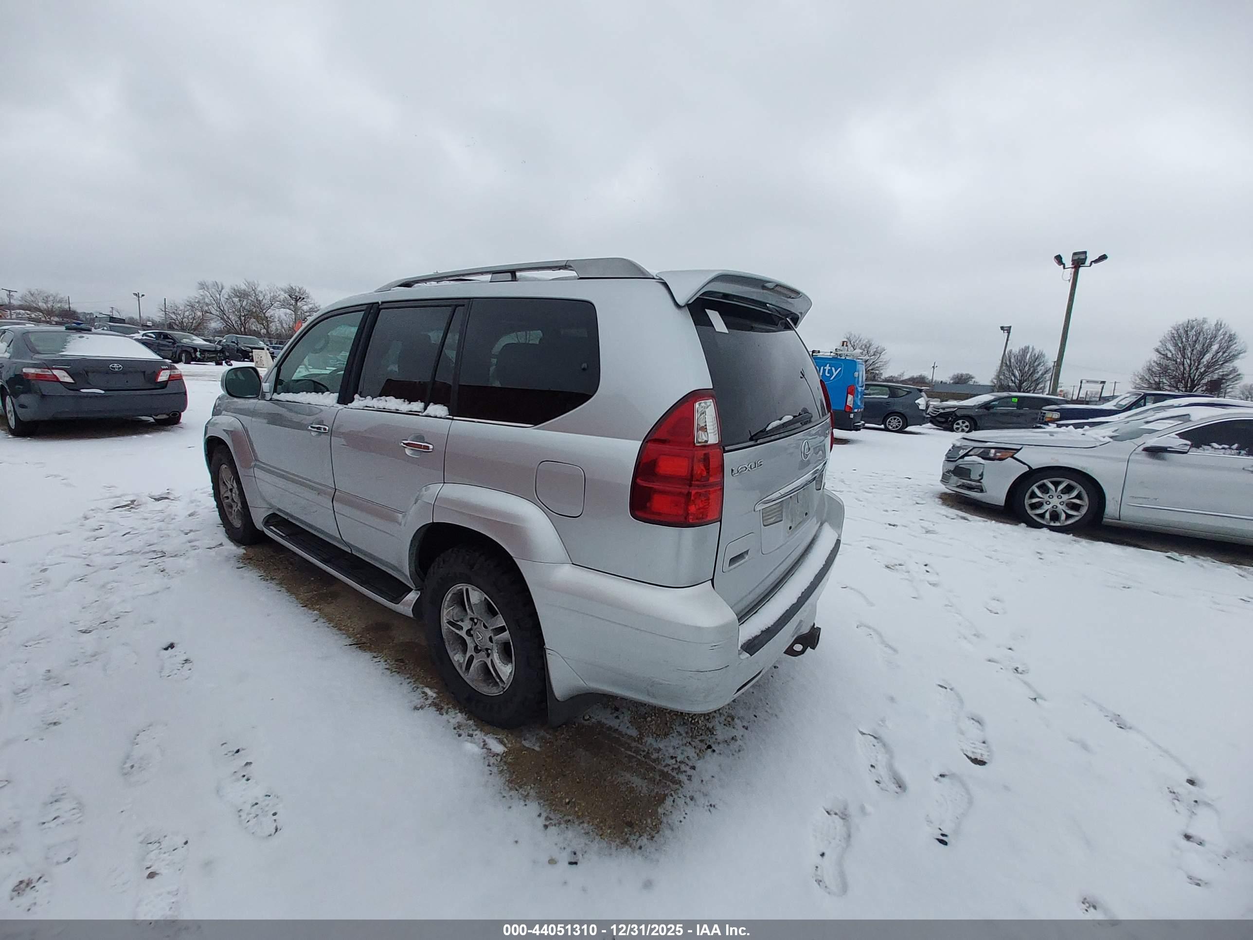 LEXUS GX image 3