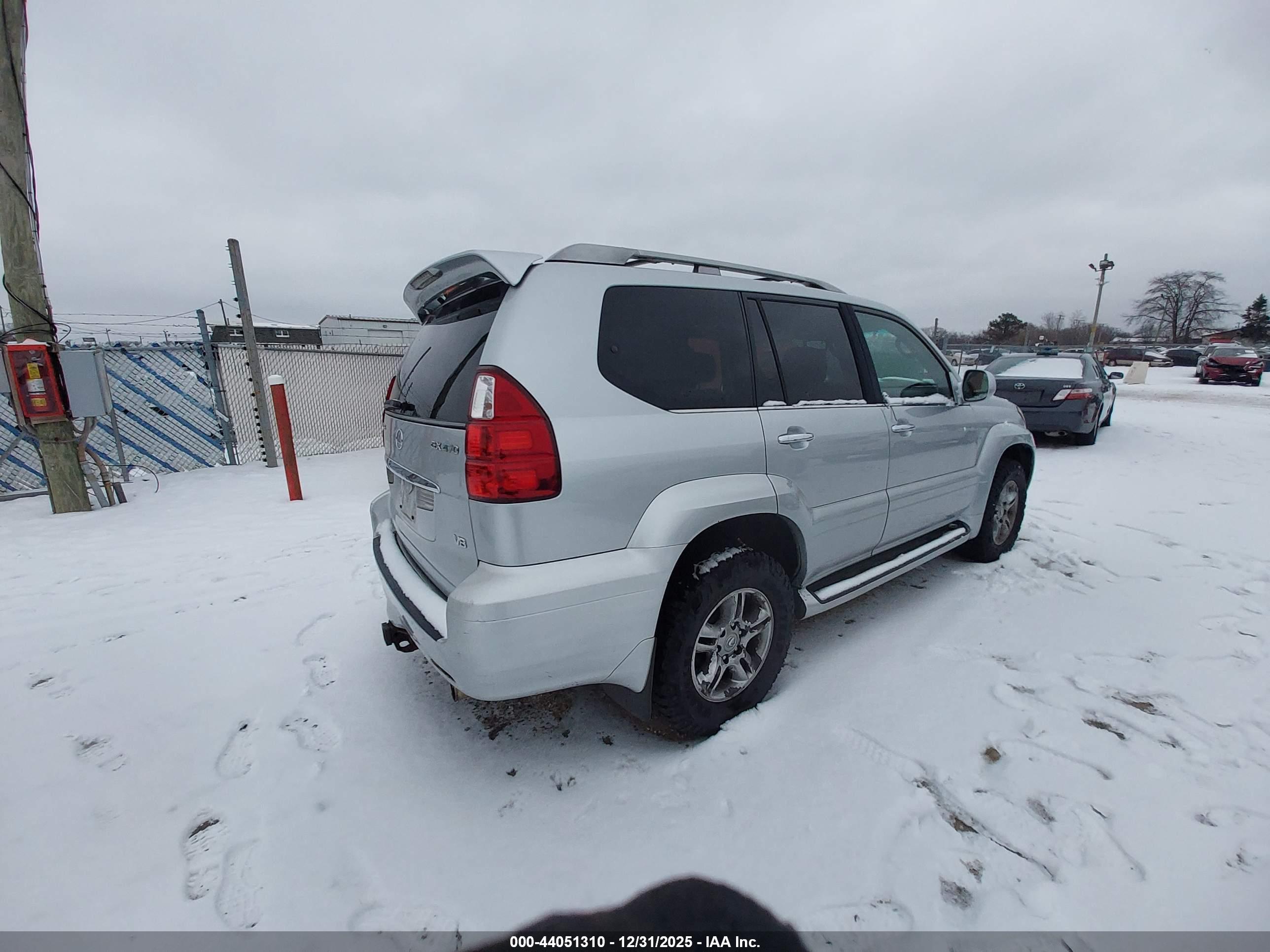 LEXUS GX image 4
