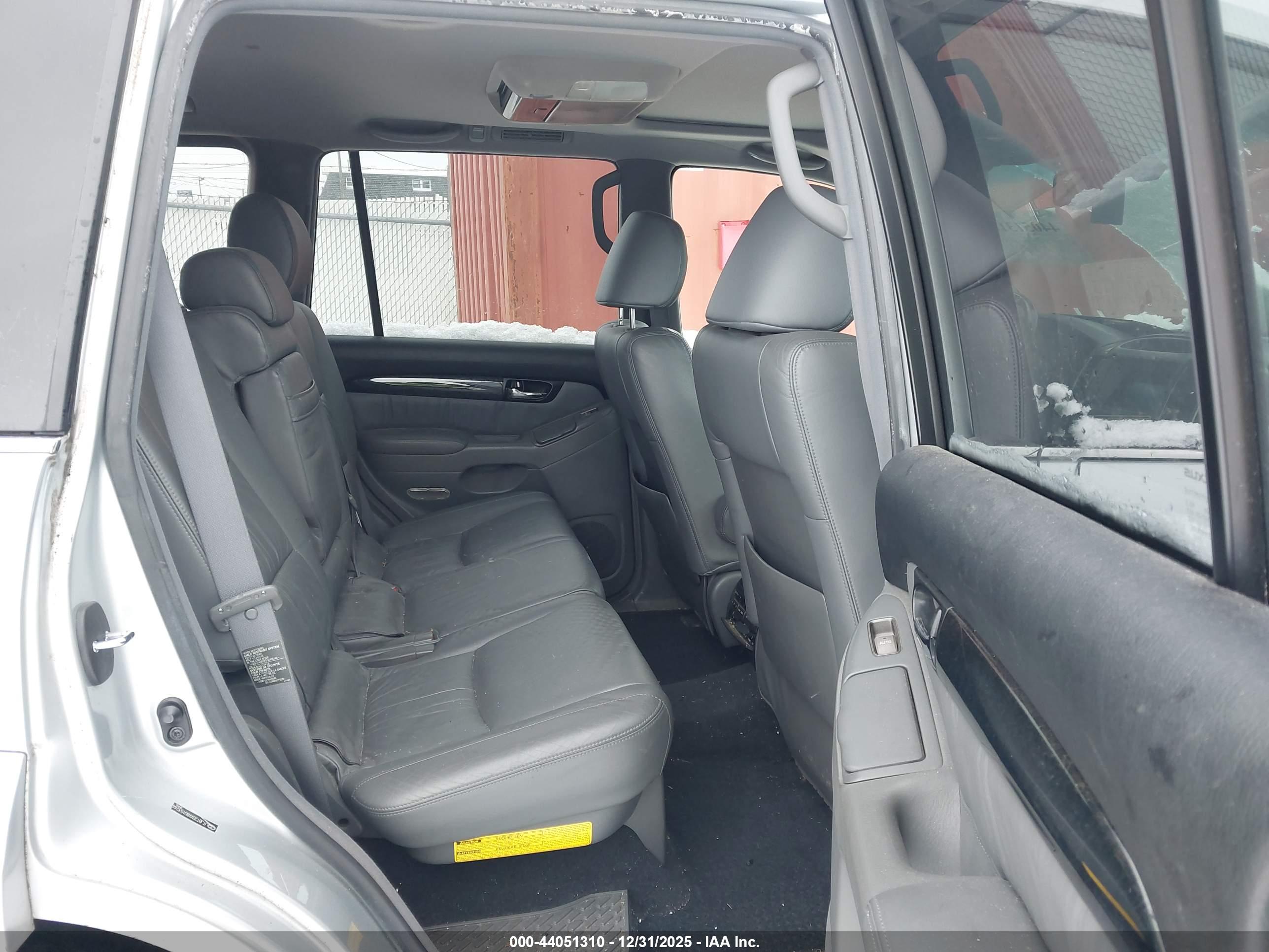 LEXUS GX image 8