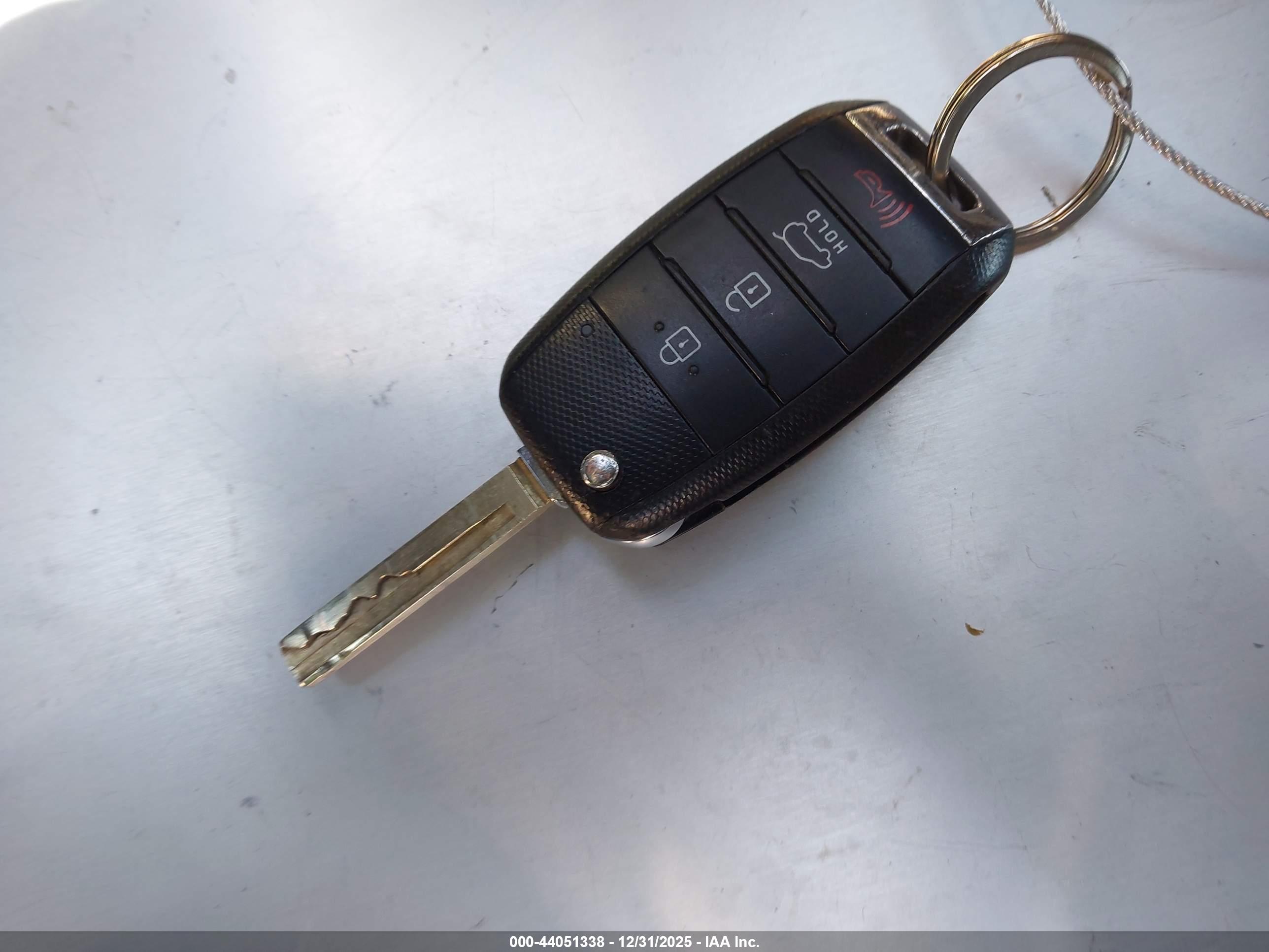 KIA SORENTO image 11