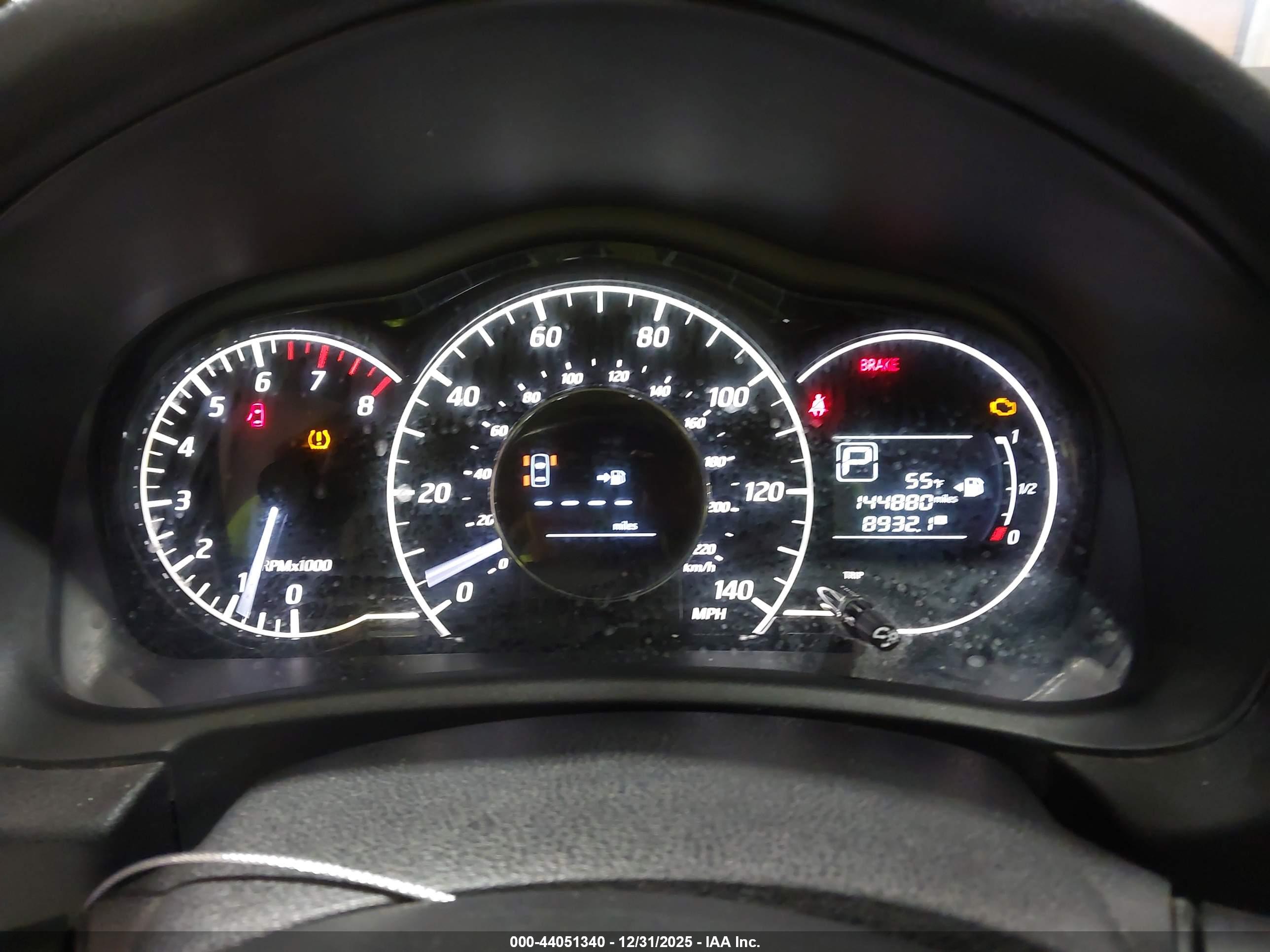 NISSAN VERSA image 7