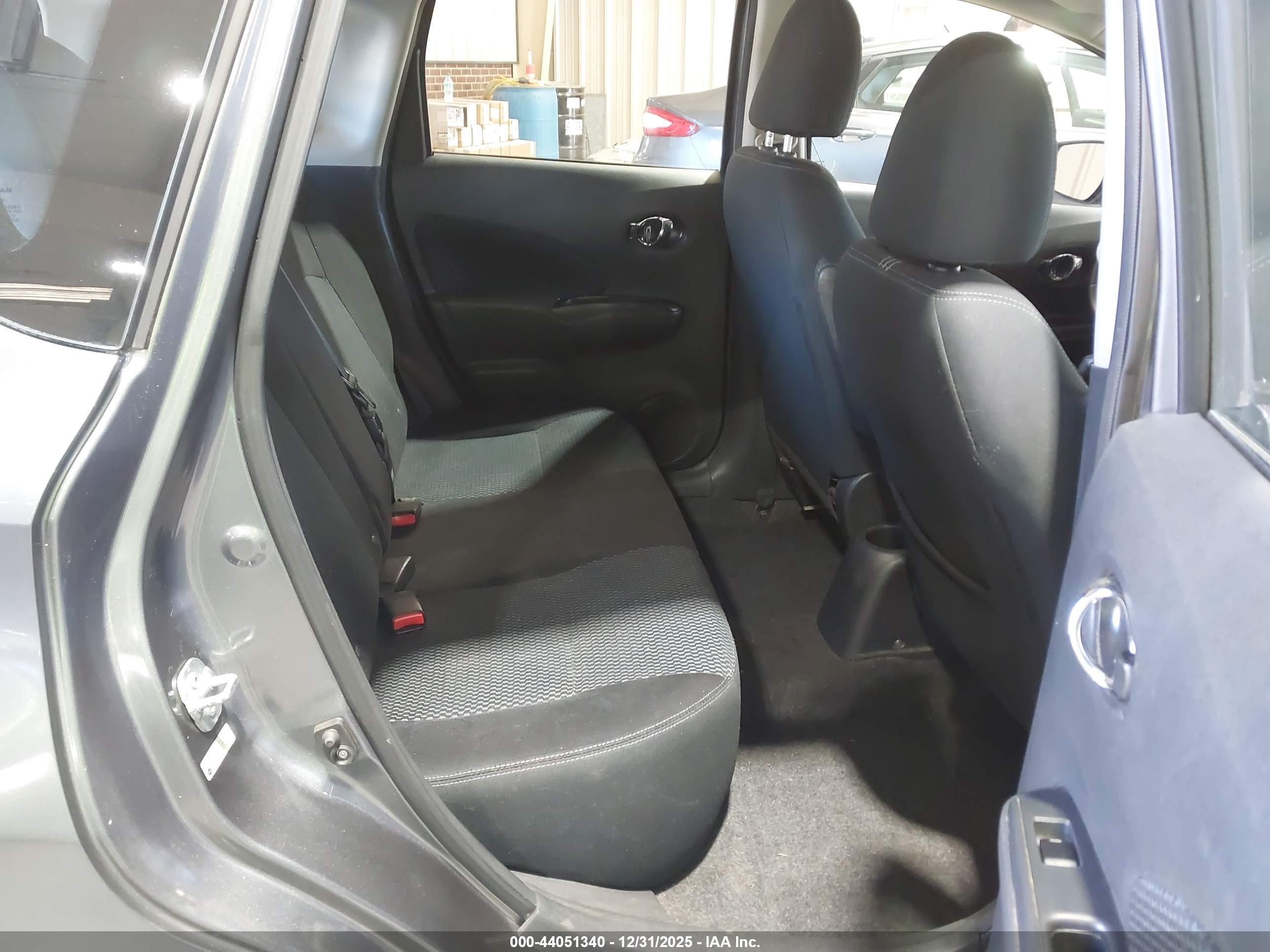 NISSAN VERSA image 8