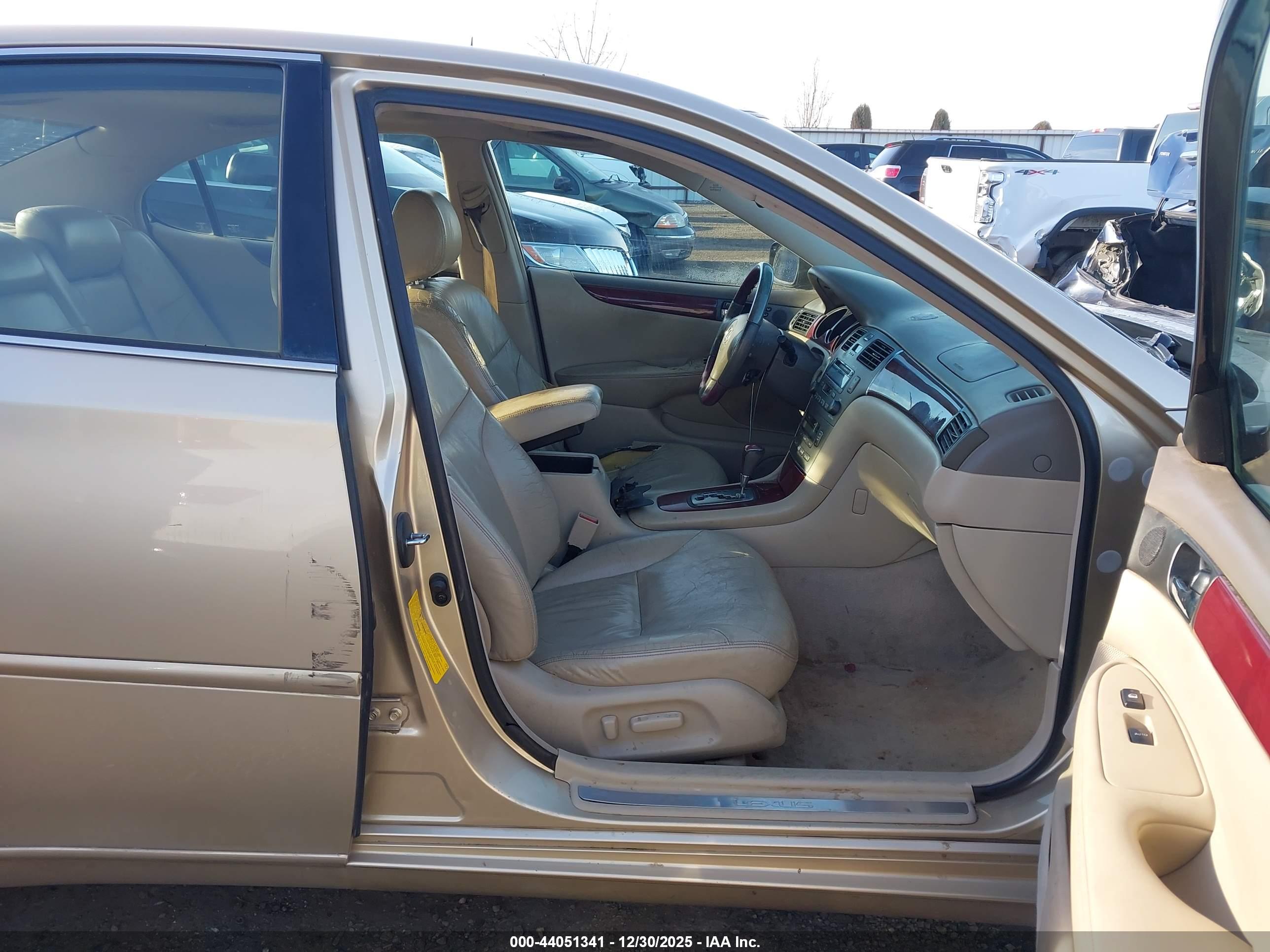 LEXUS ES image 5