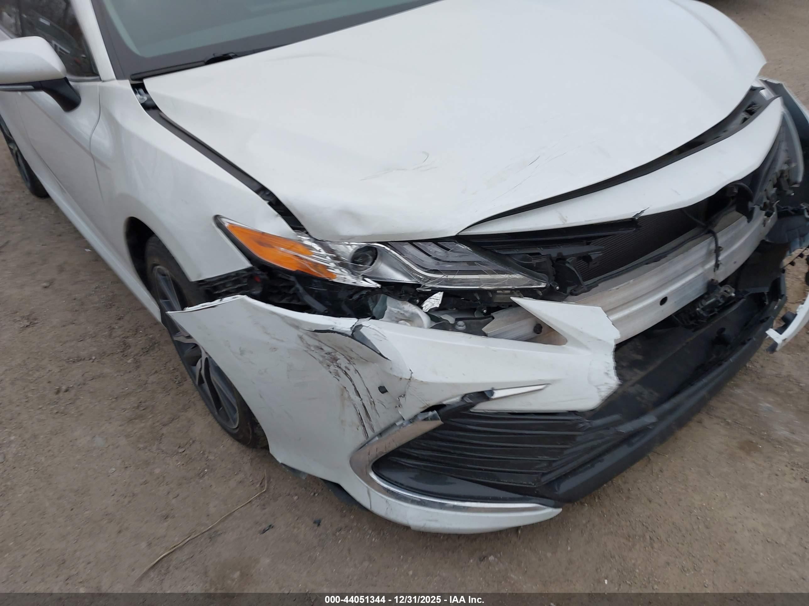 TOYOTA CAMRY image 6
