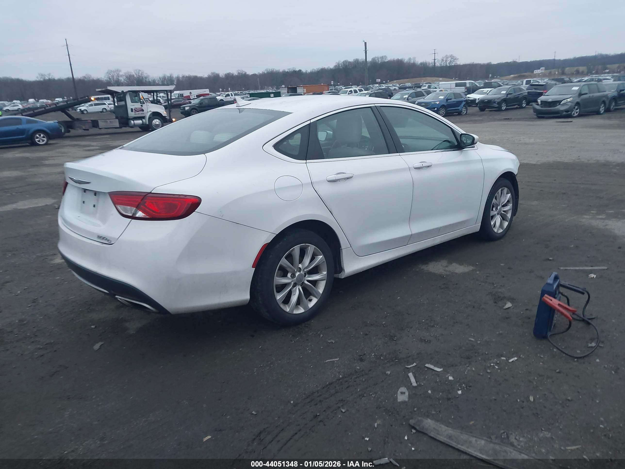 CHRYSLER 200 image 4