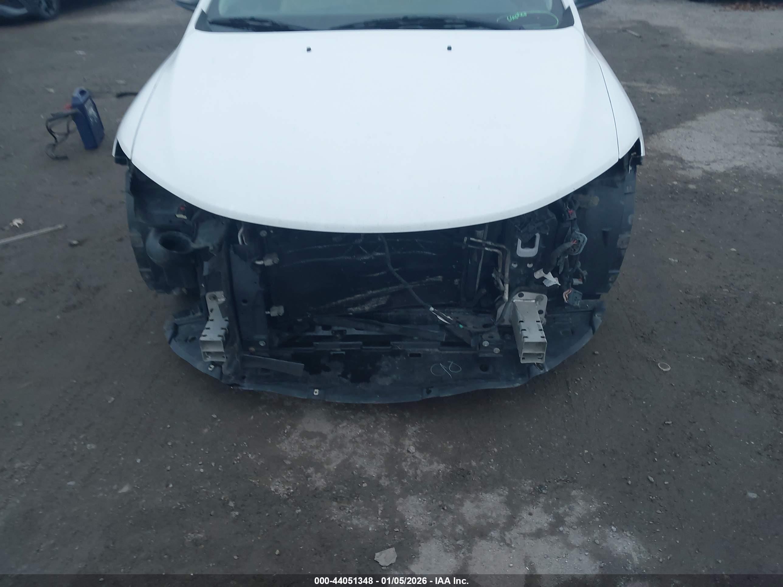 CHRYSLER 200 image 6