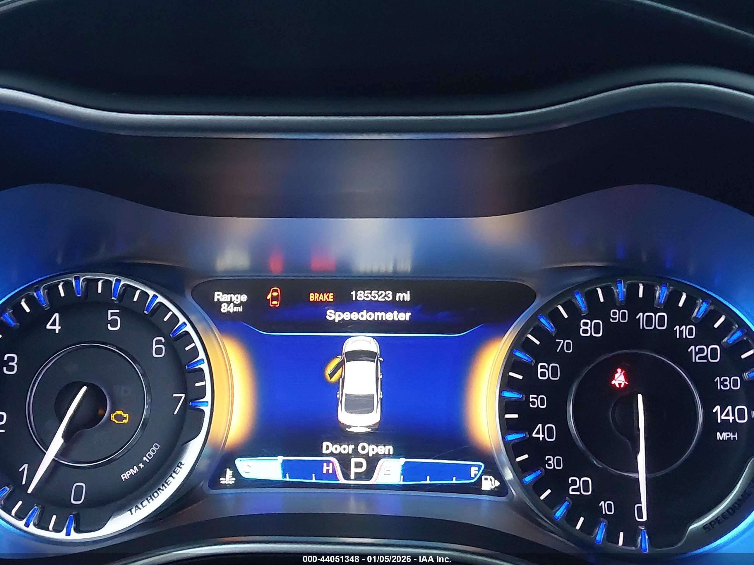 CHRYSLER 200 image 7