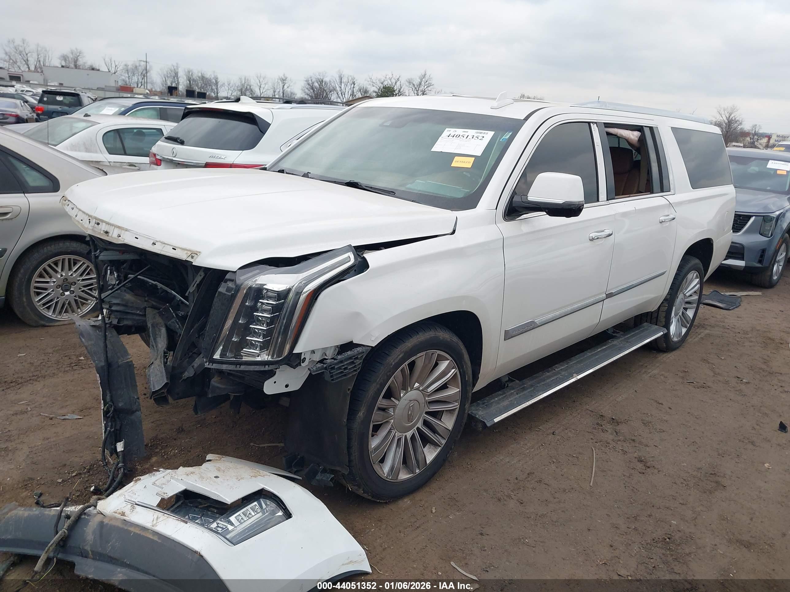 CADILLAC ESCALADE image 2