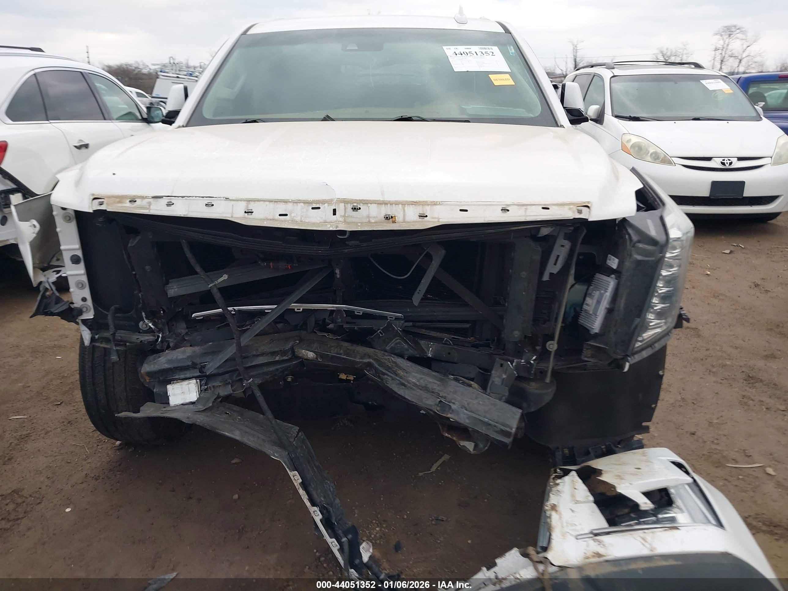 CADILLAC ESCALADE image 6