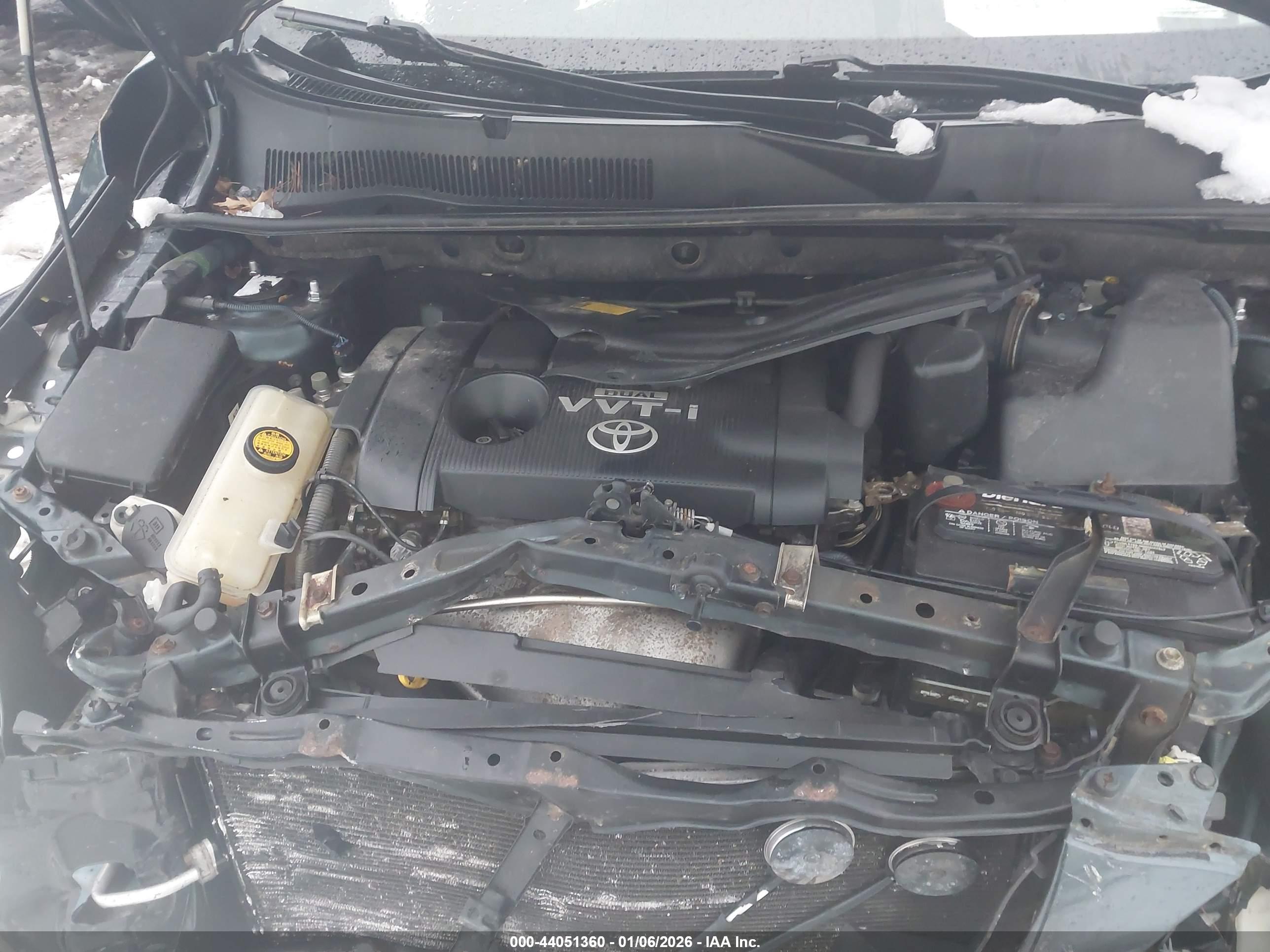 TOYOTA RAV4 image 10