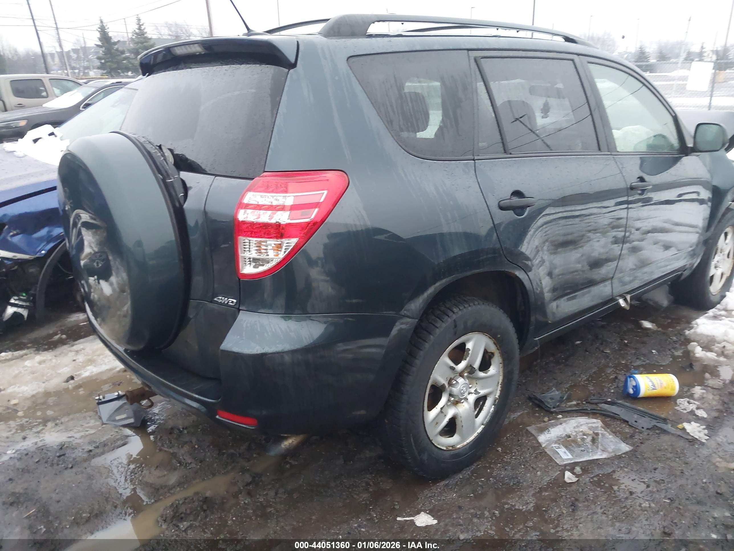 TOYOTA RAV4 image 4