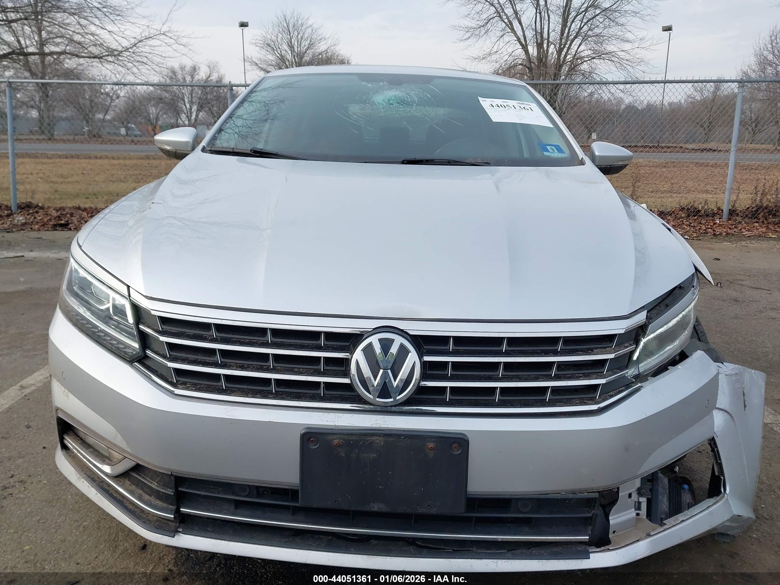 VOLKSWAGEN PASSAT image 6