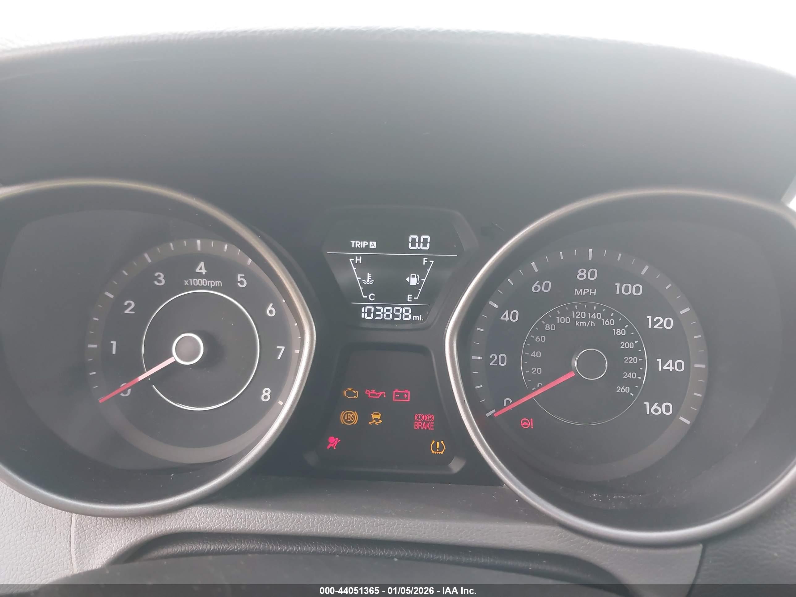 HYUNDAI ELANTRA image 7