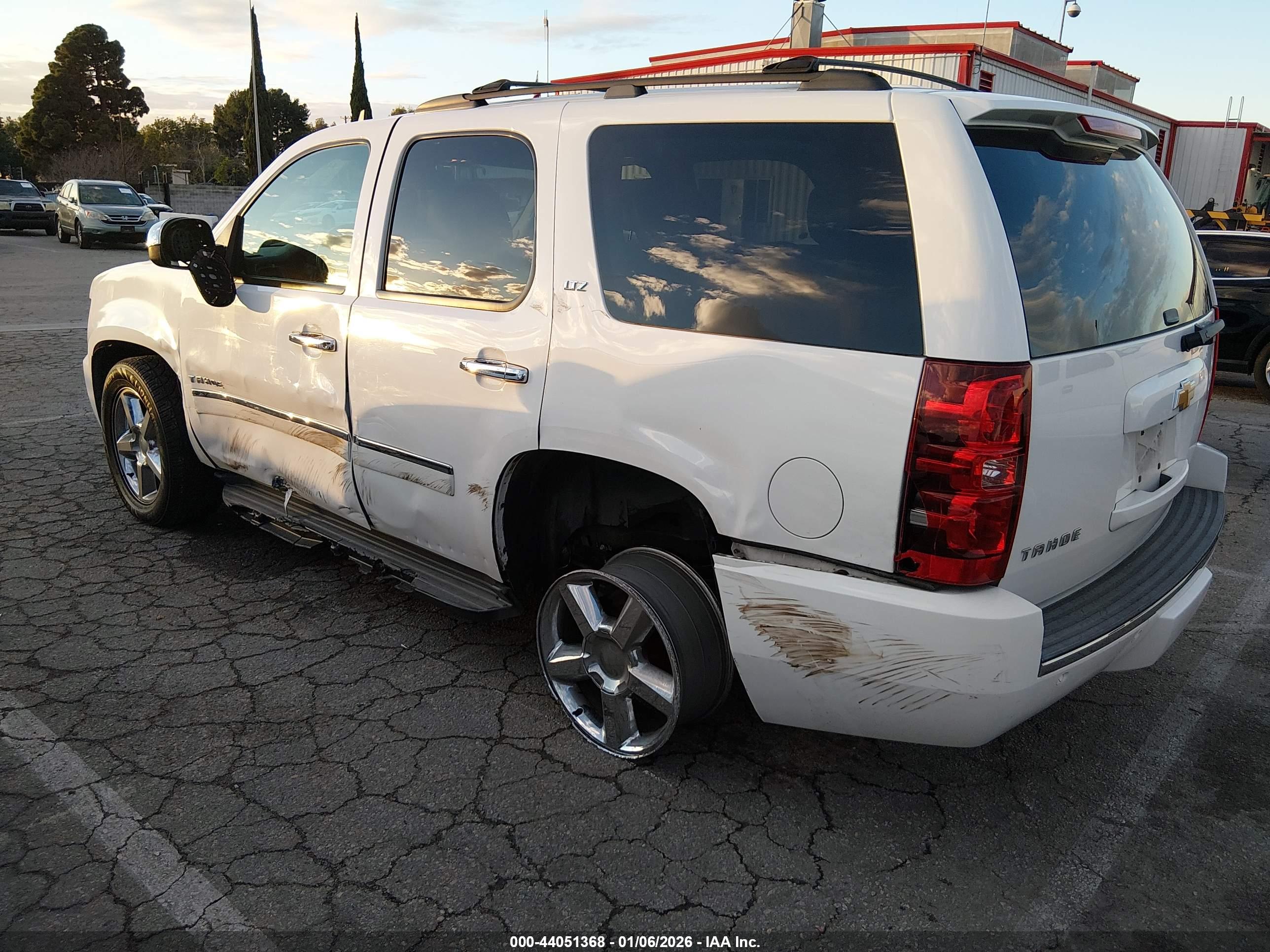 CHEVROLET TAHOE image 3