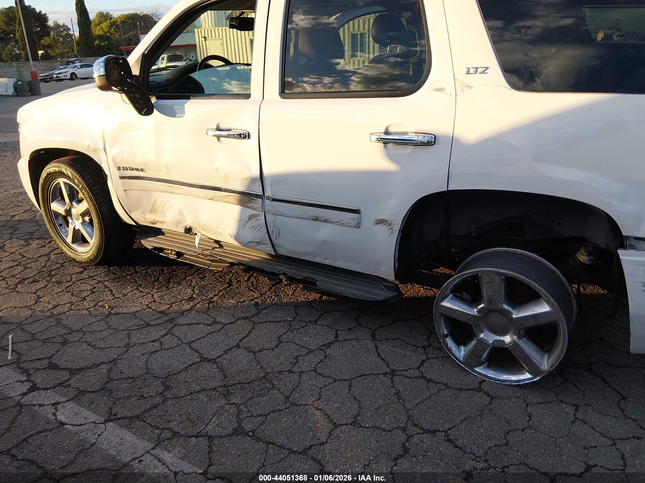 CHEVROLET TAHOE image 6