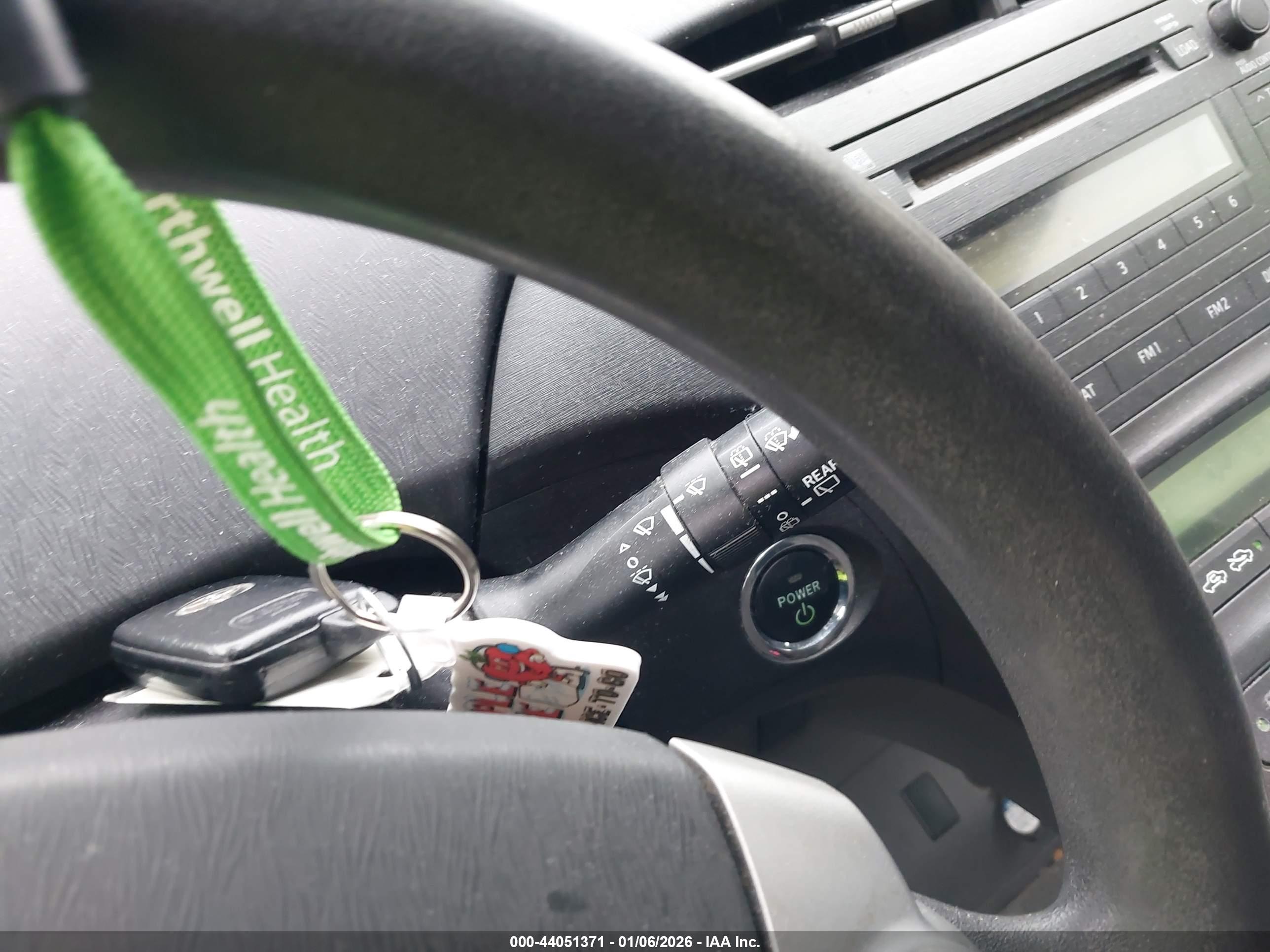 TOYOTA PRIUS image 11