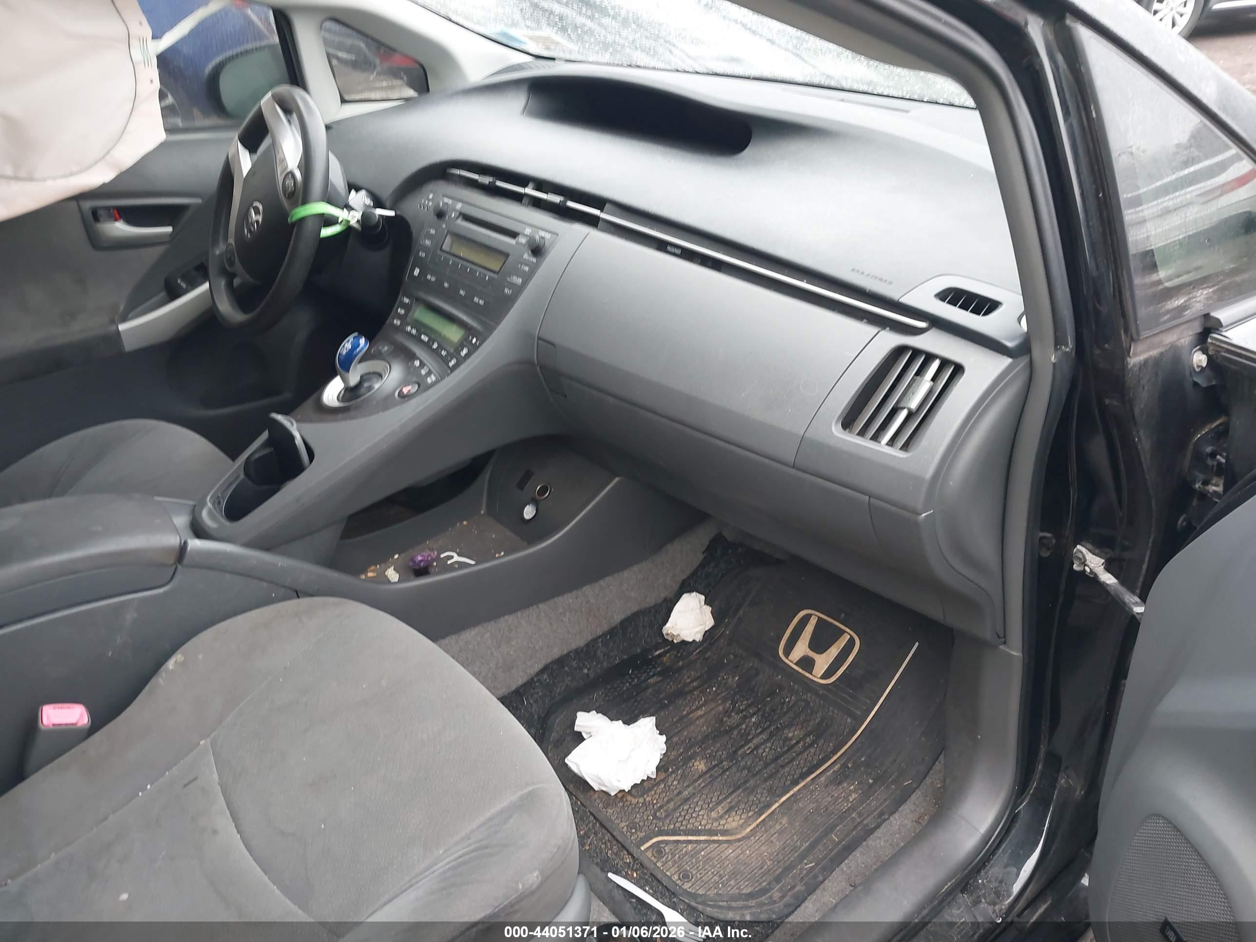 TOYOTA PRIUS image 5