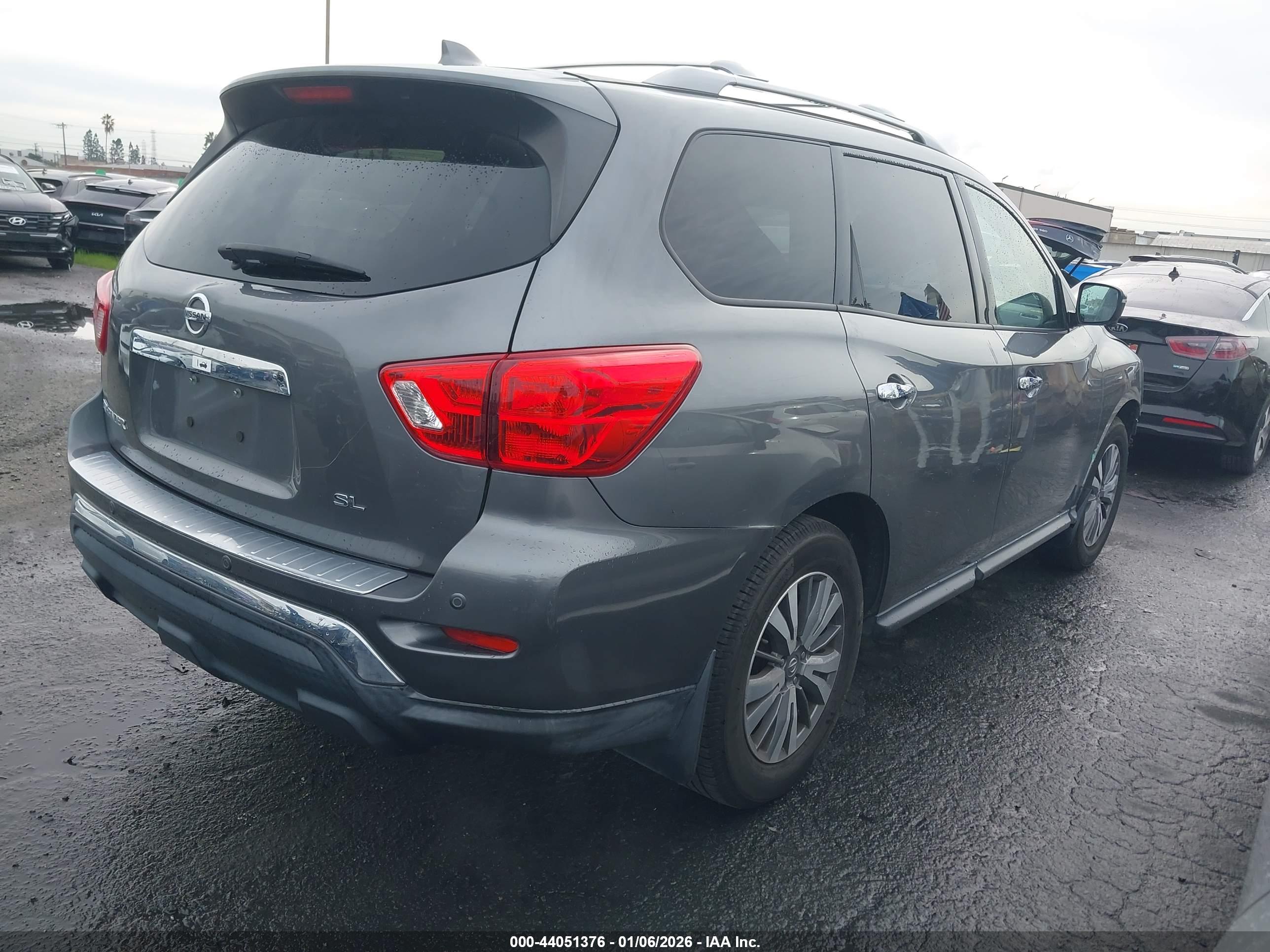 NISSAN PATHFINDER image 4