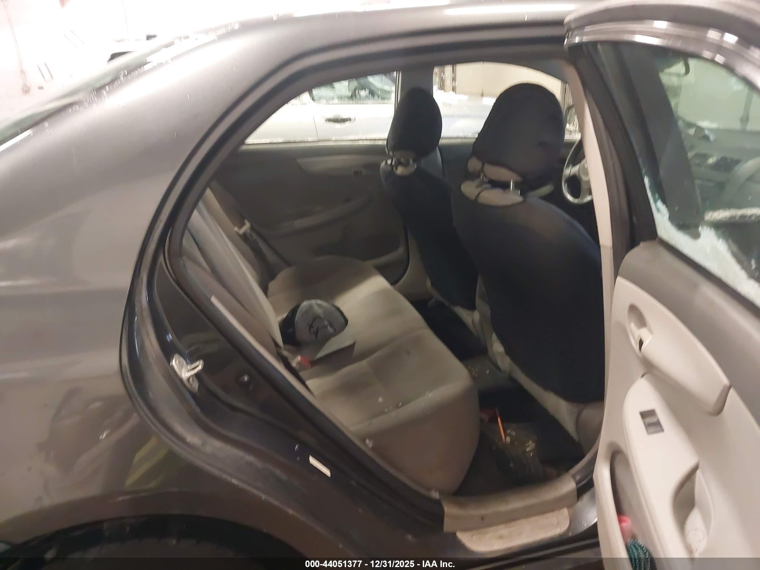 TOYOTA COROLLA image 8