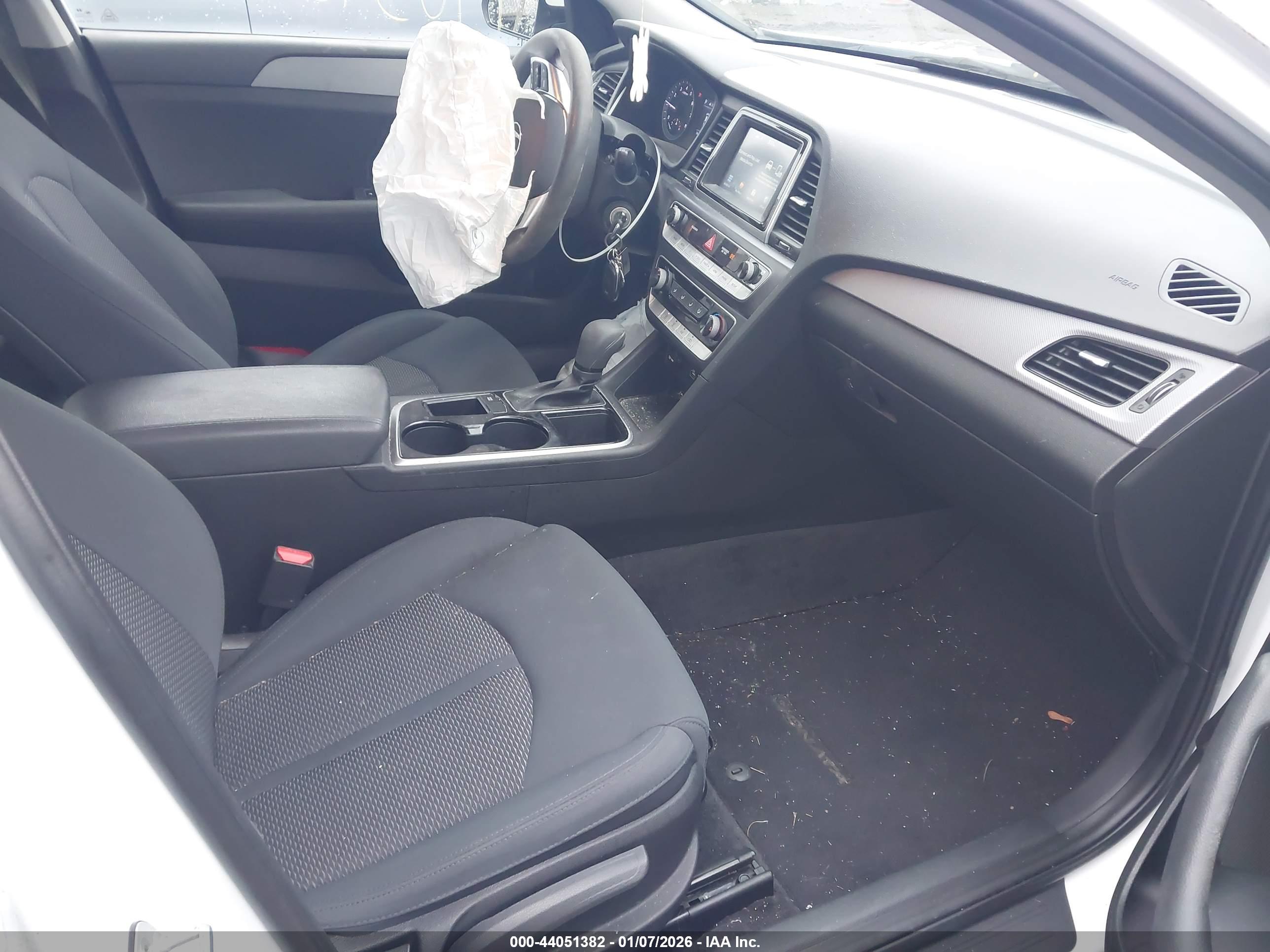 HYUNDAI SONATA image 5
