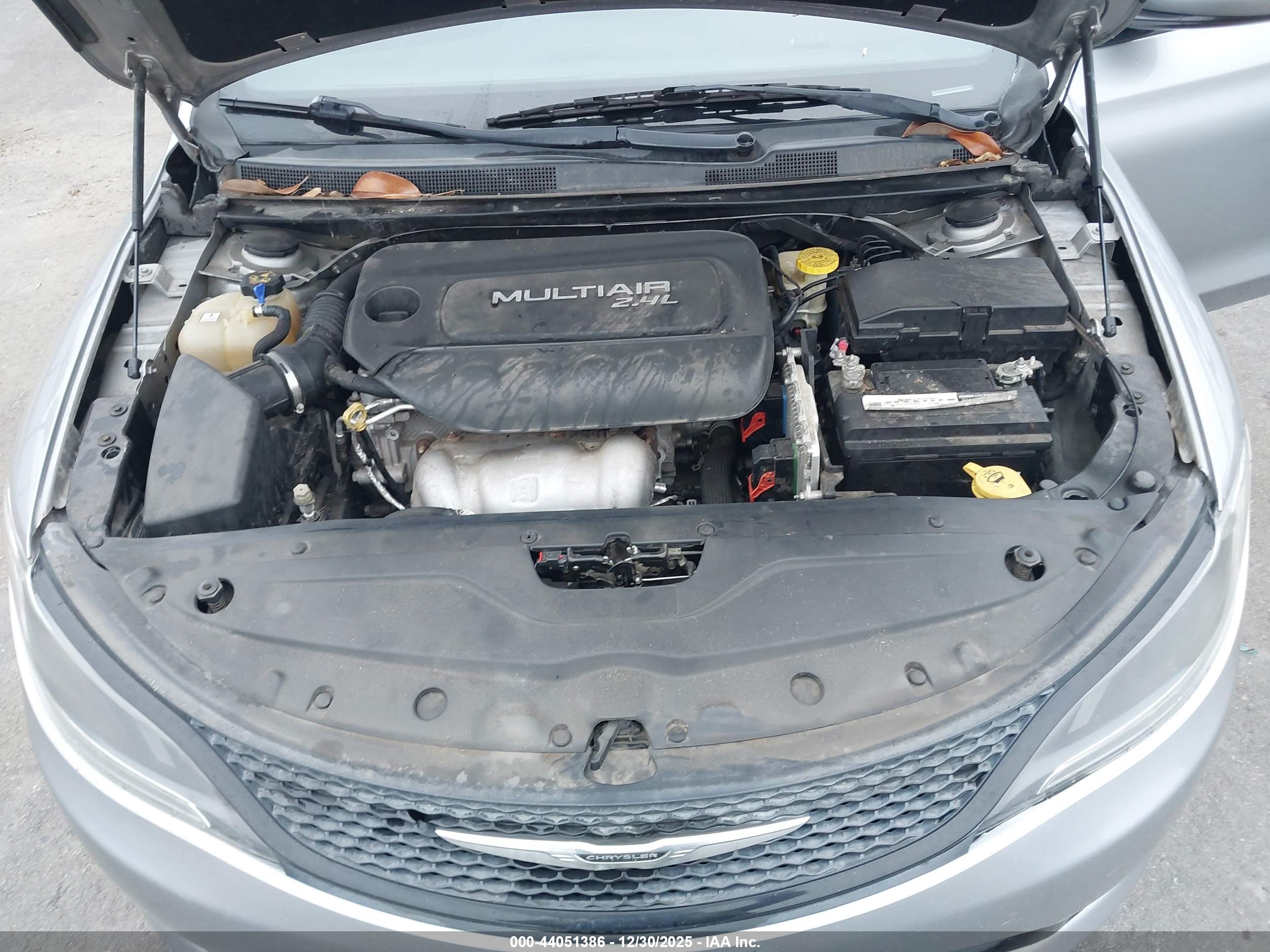 CHRYSLER 200 image 10