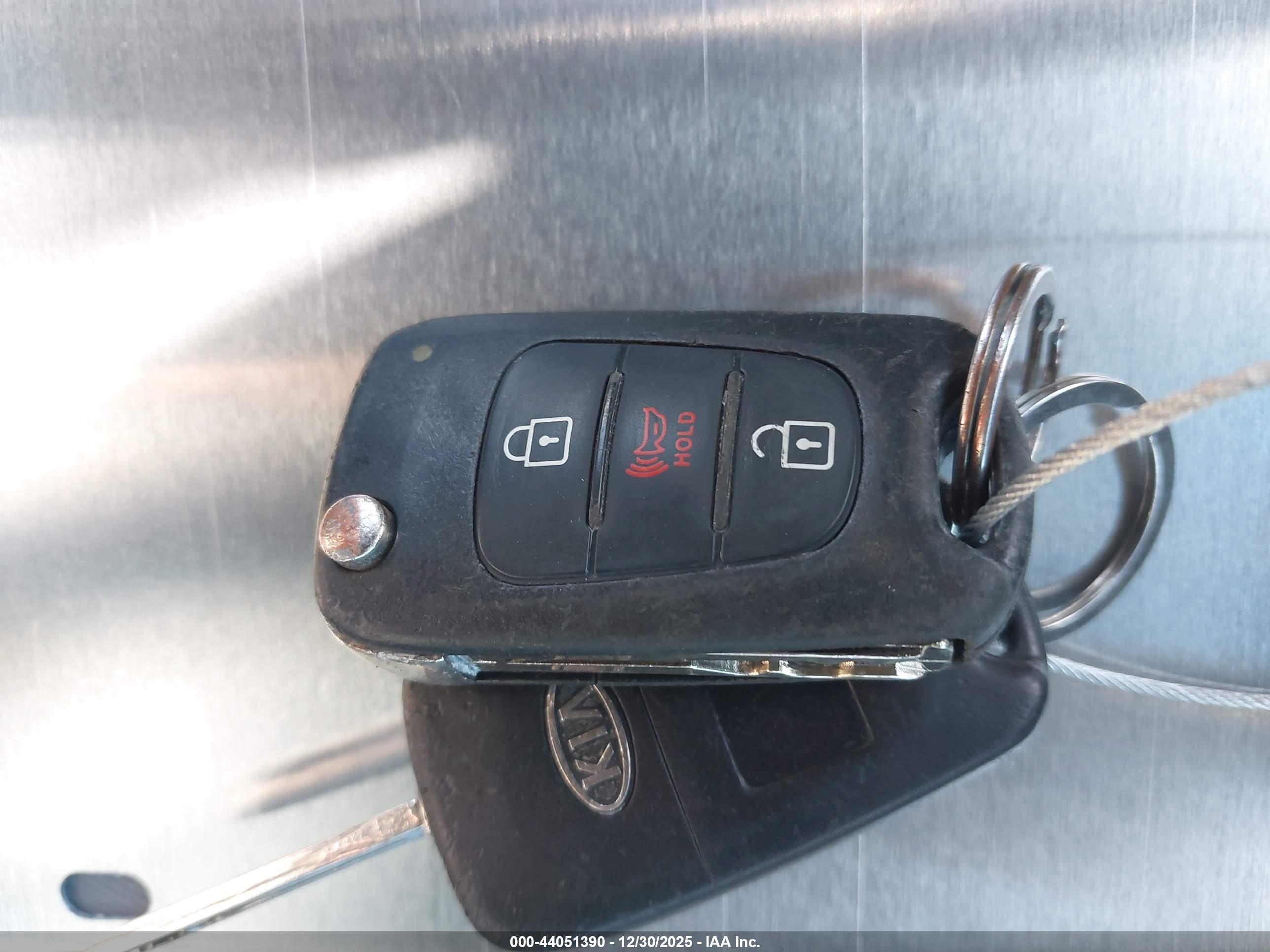 KIA SPORTAGE image 11