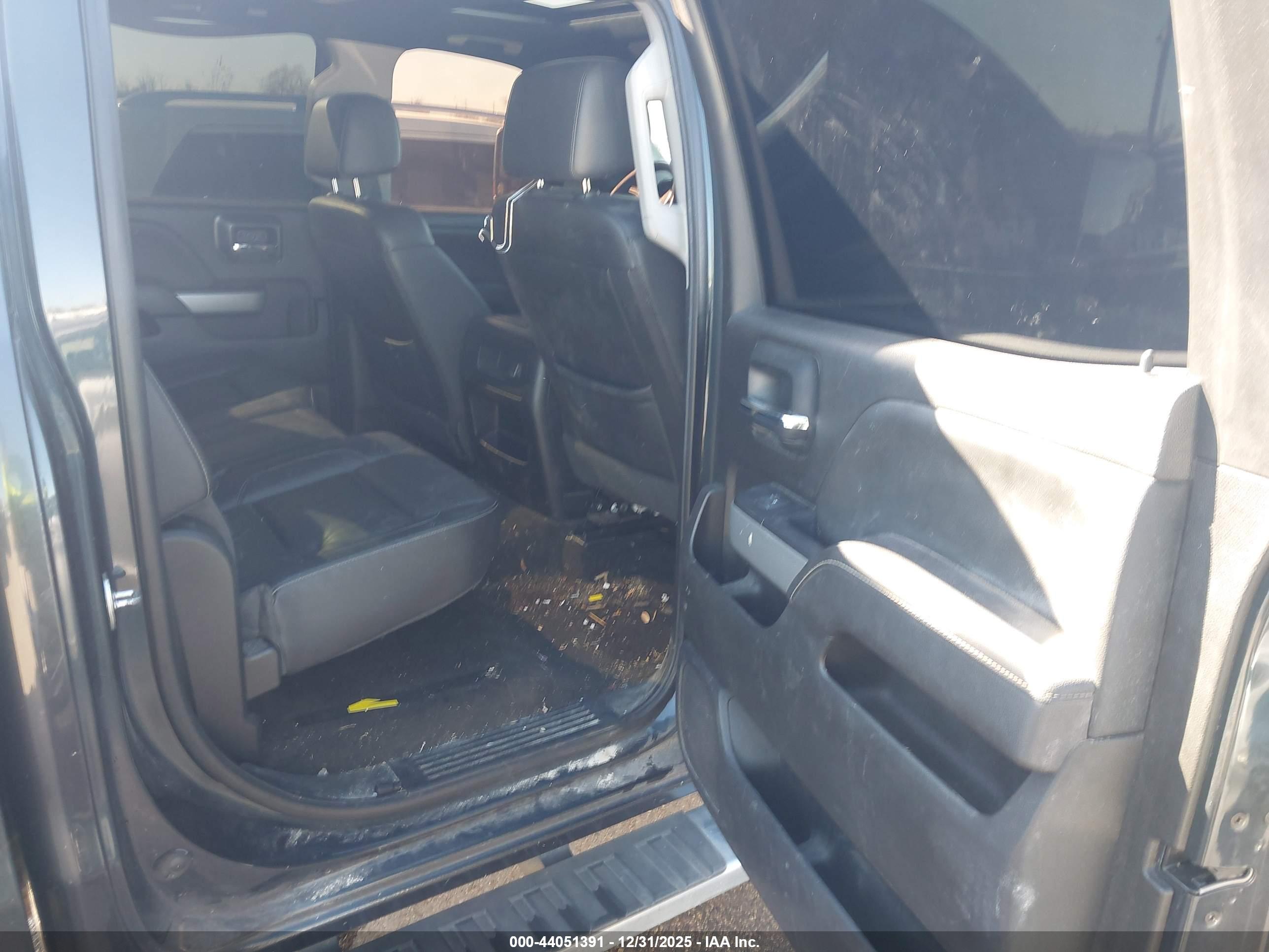 CHEVROLET SILVERADO image 8