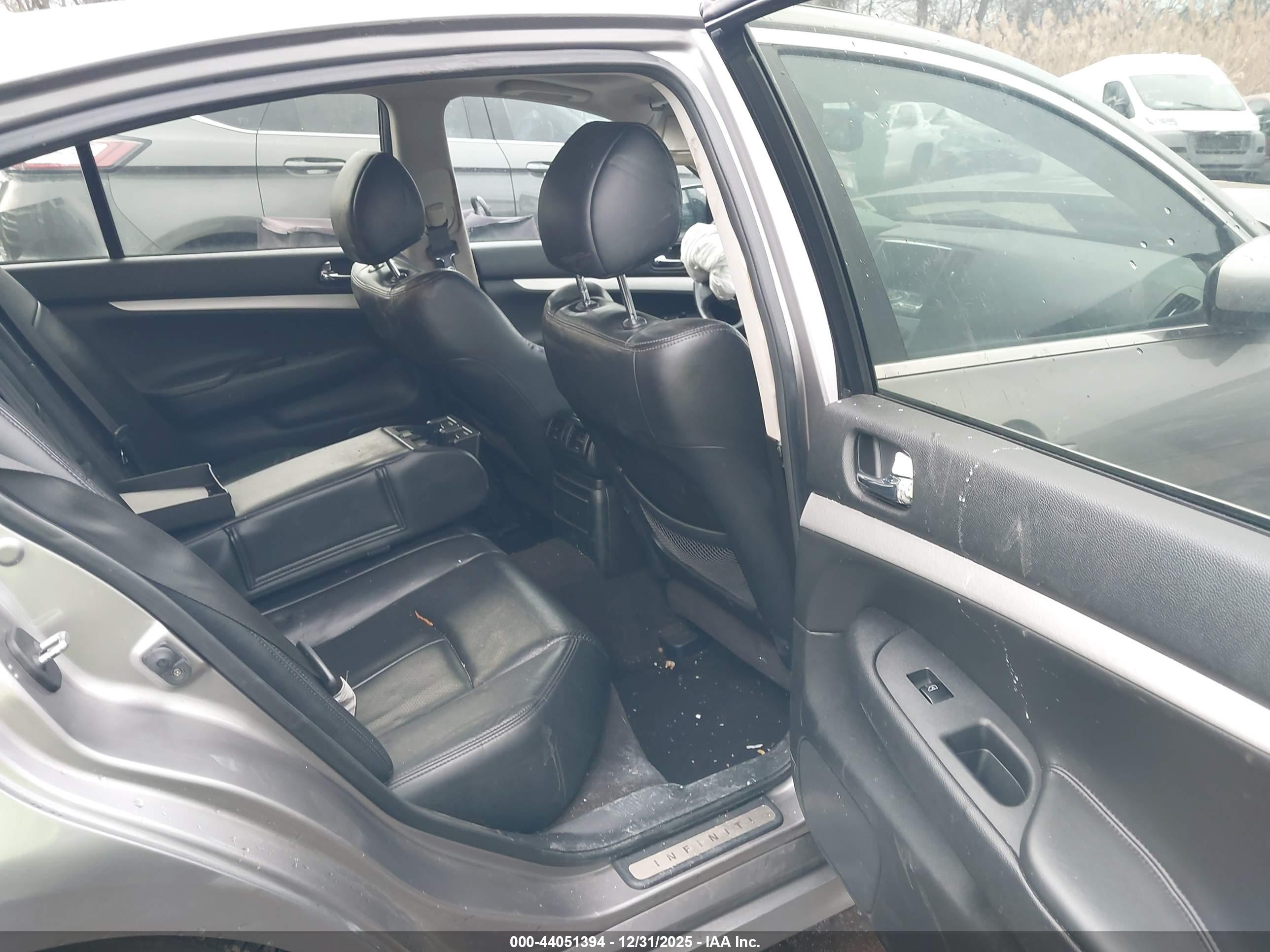 INFINITI G37X image 8