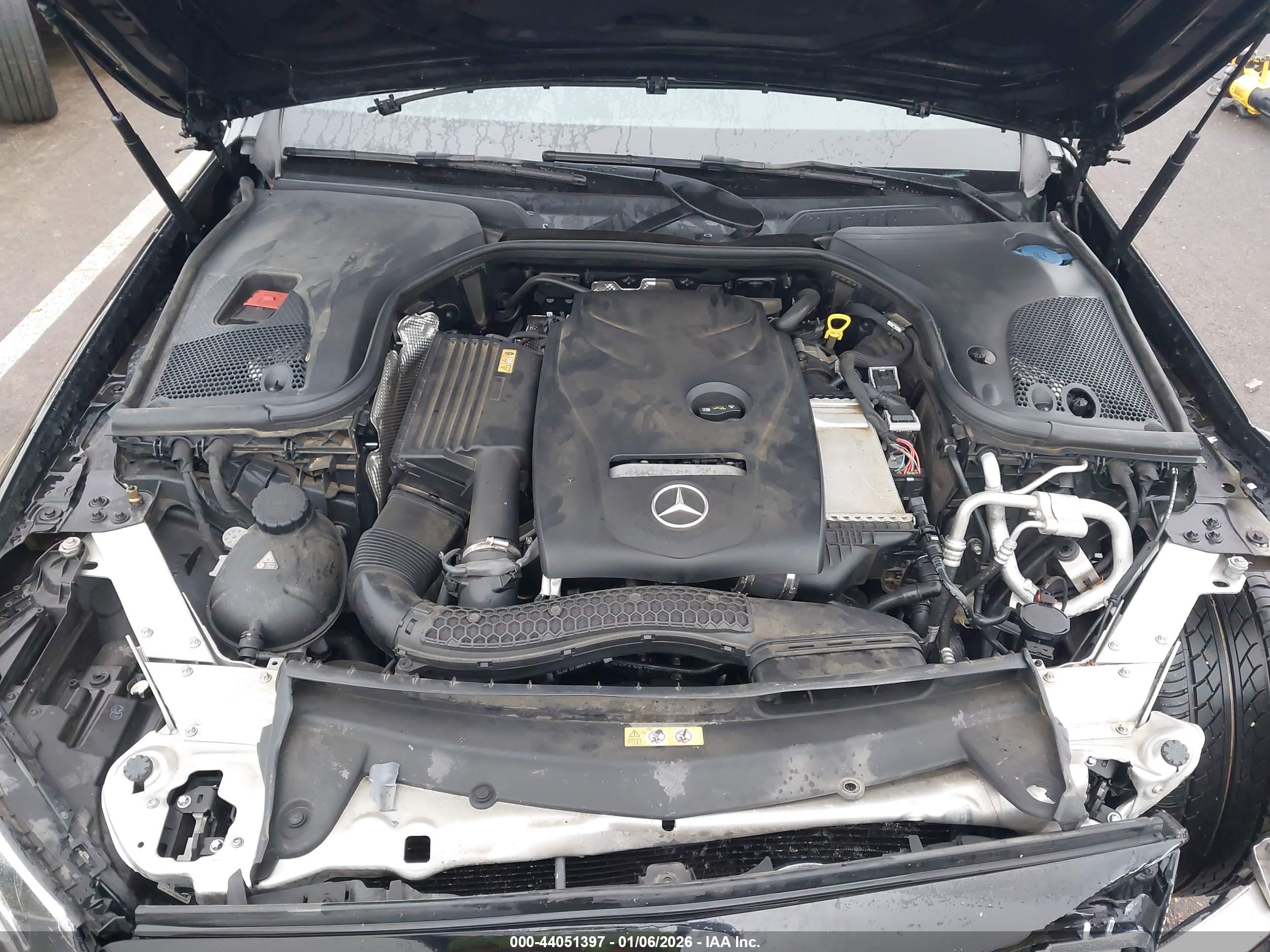 MERCEDES-BENZ E image 10