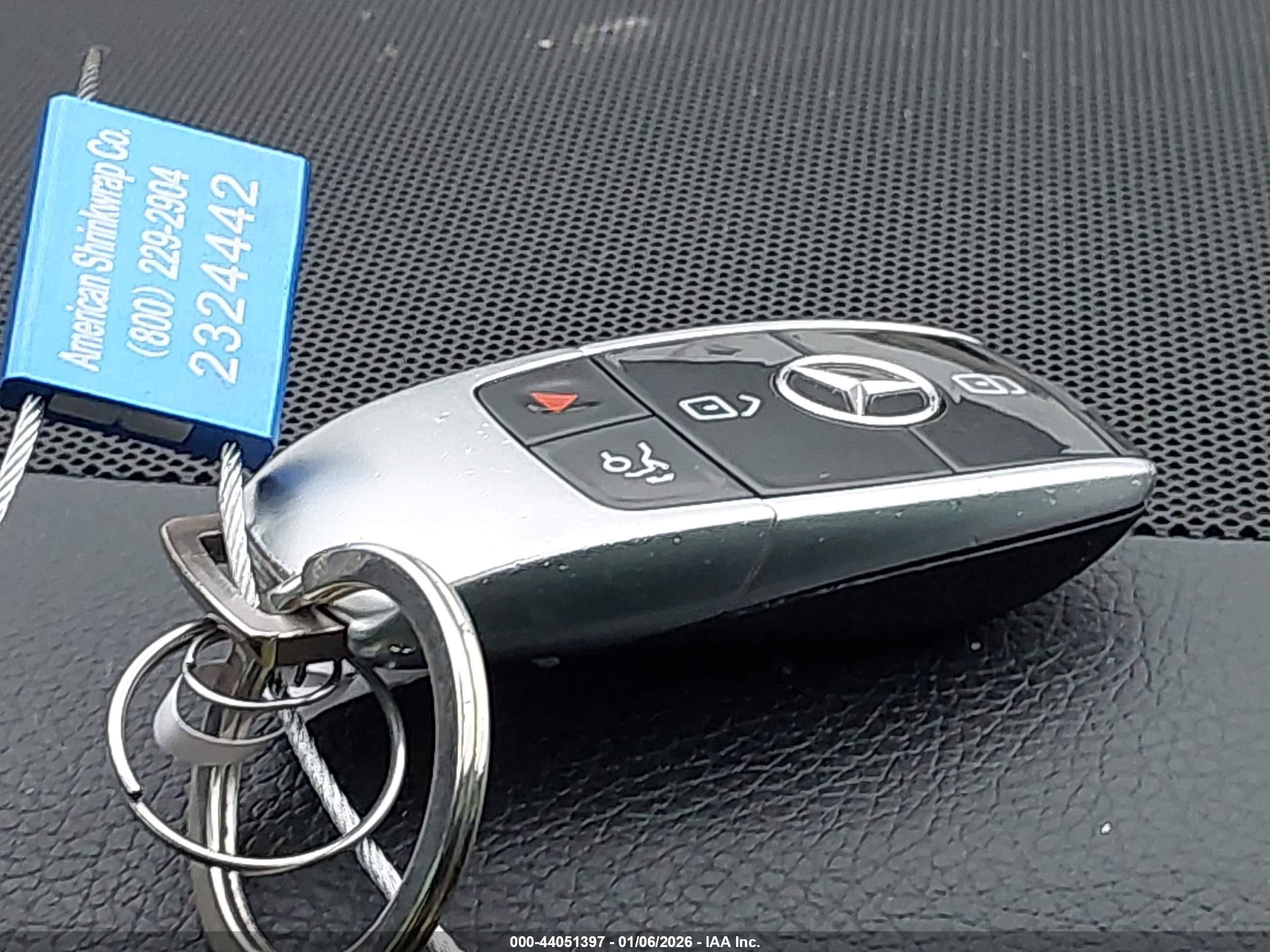 MERCEDES-BENZ E image 11
