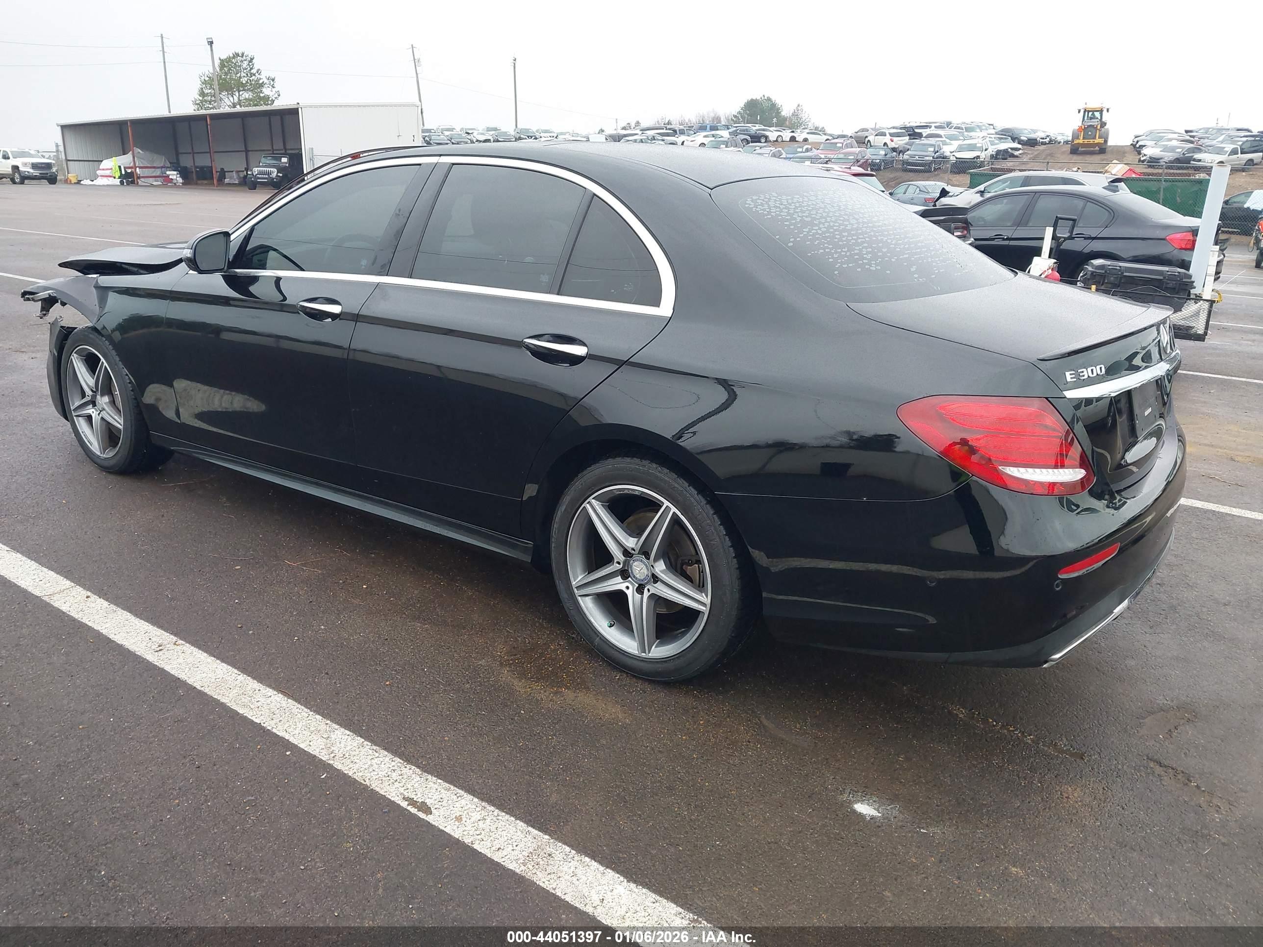 MERCEDES-BENZ E image 3