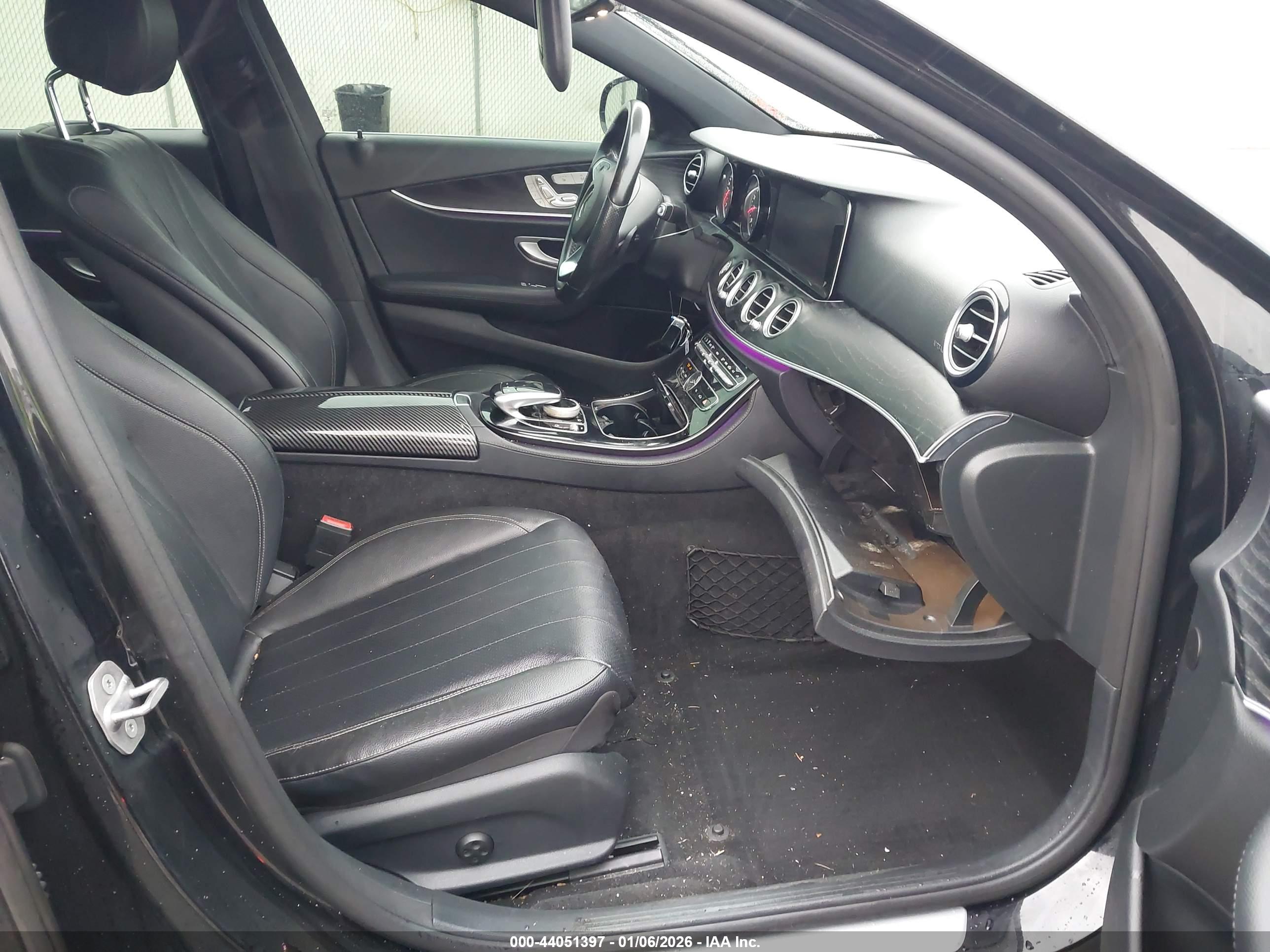 MERCEDES-BENZ E image 5