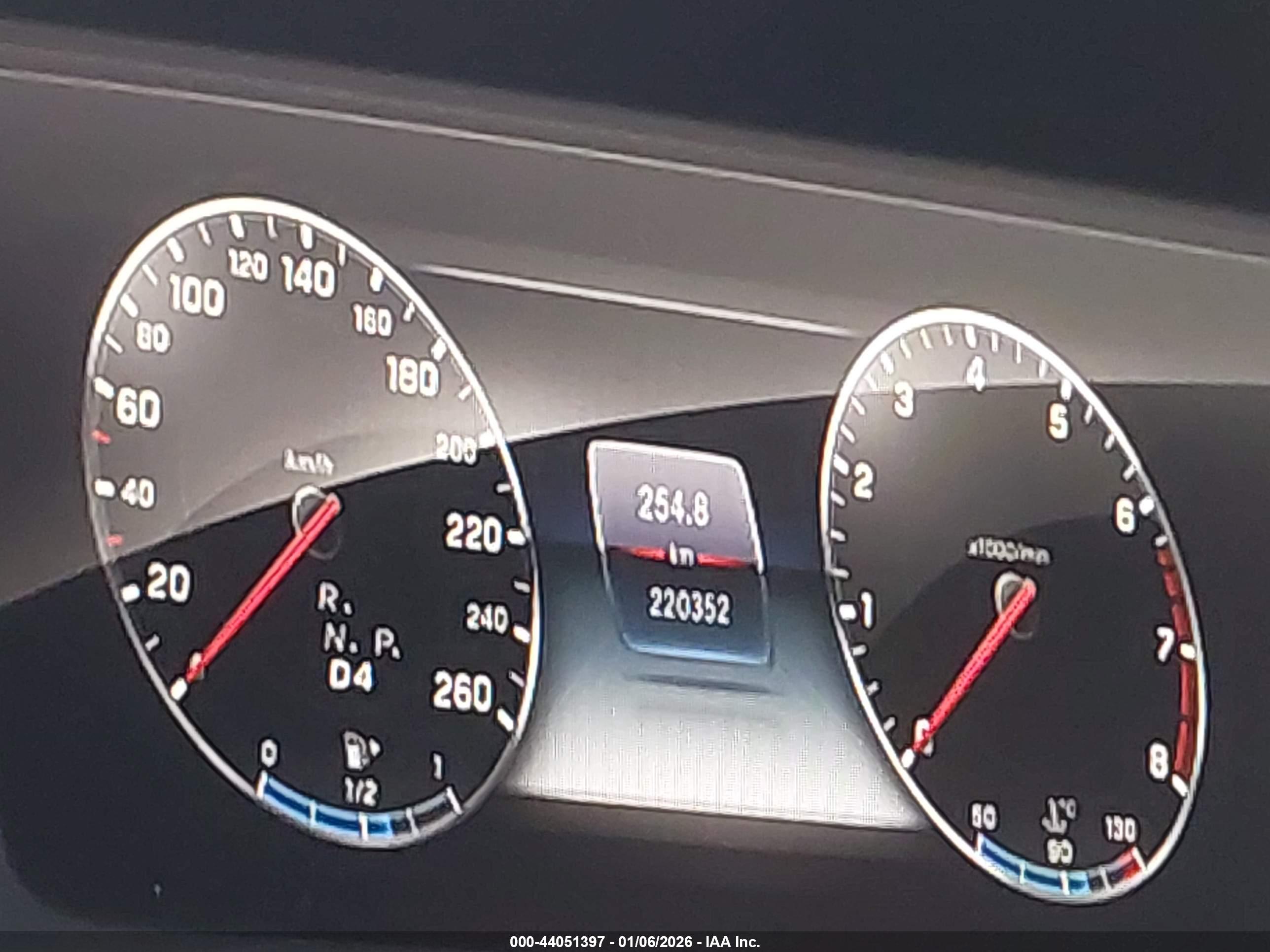 MERCEDES-BENZ E image 7