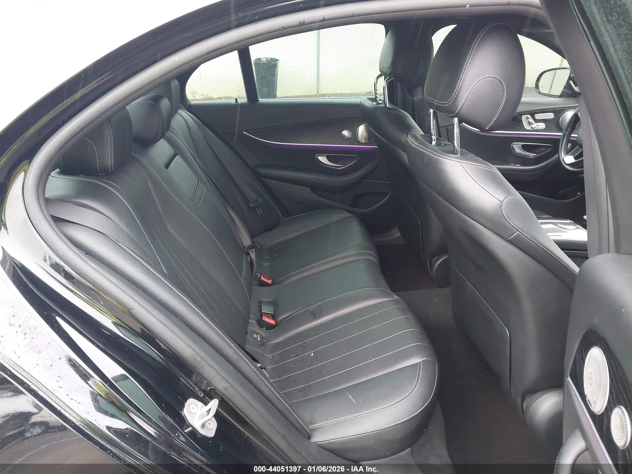 MERCEDES-BENZ E image 8