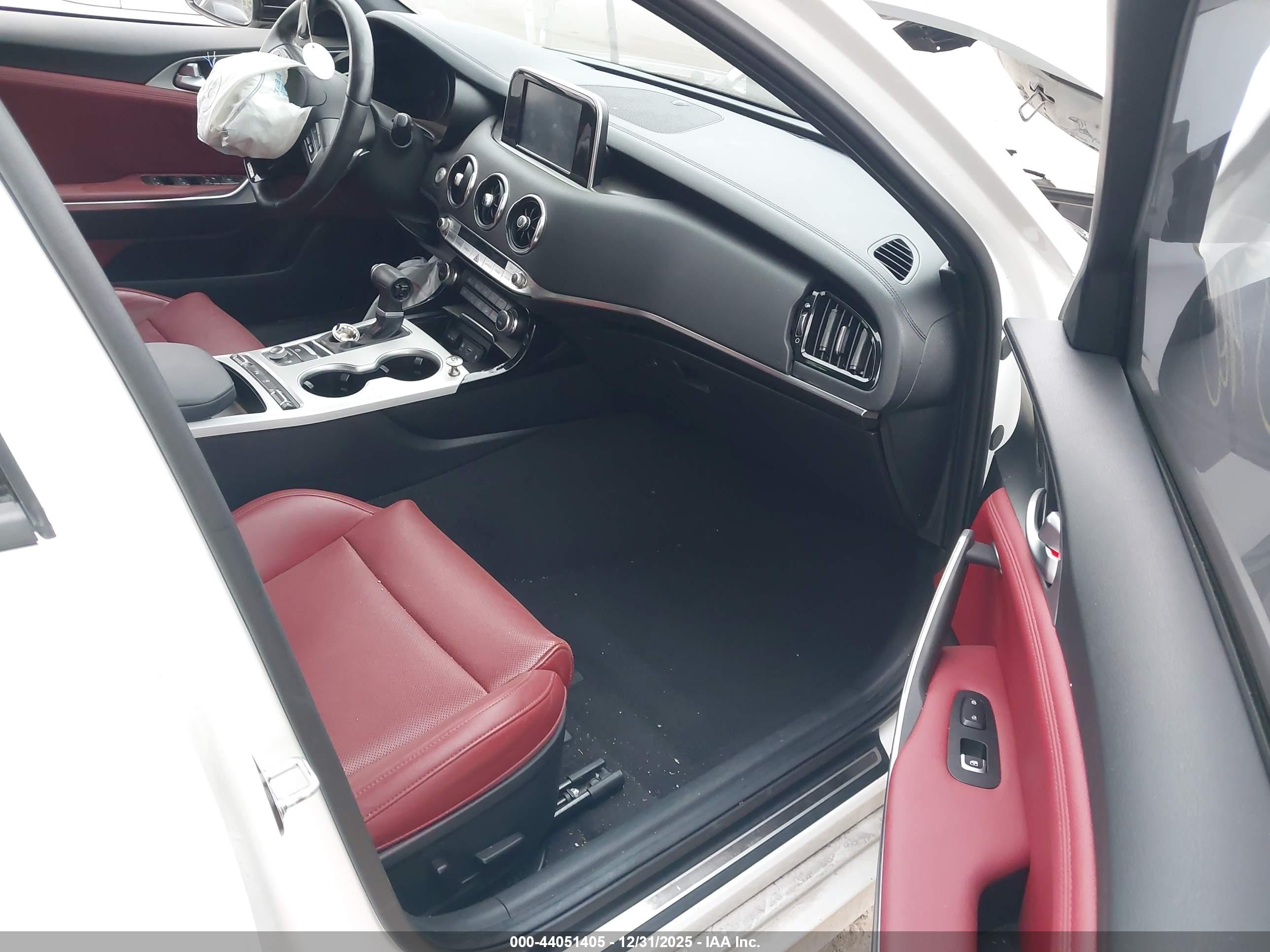 KIA STINGER image 5
