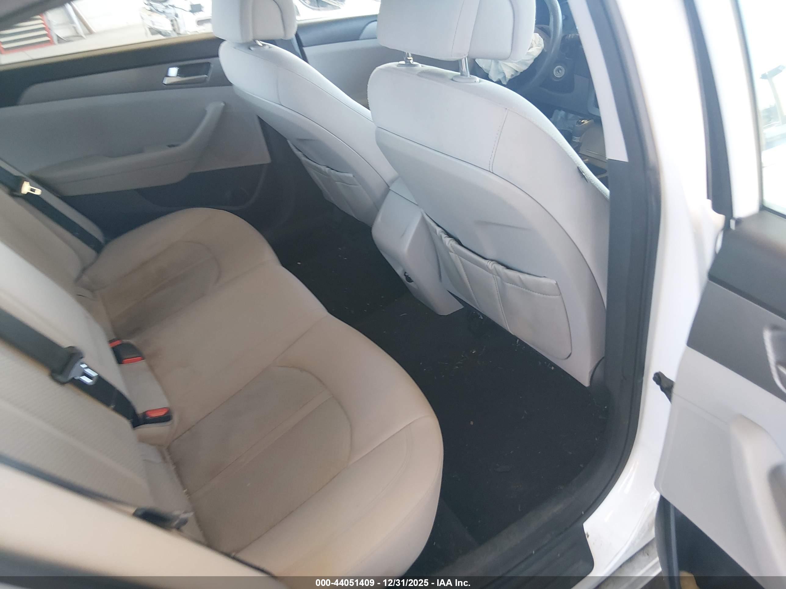 HYUNDAI SONATA image 8