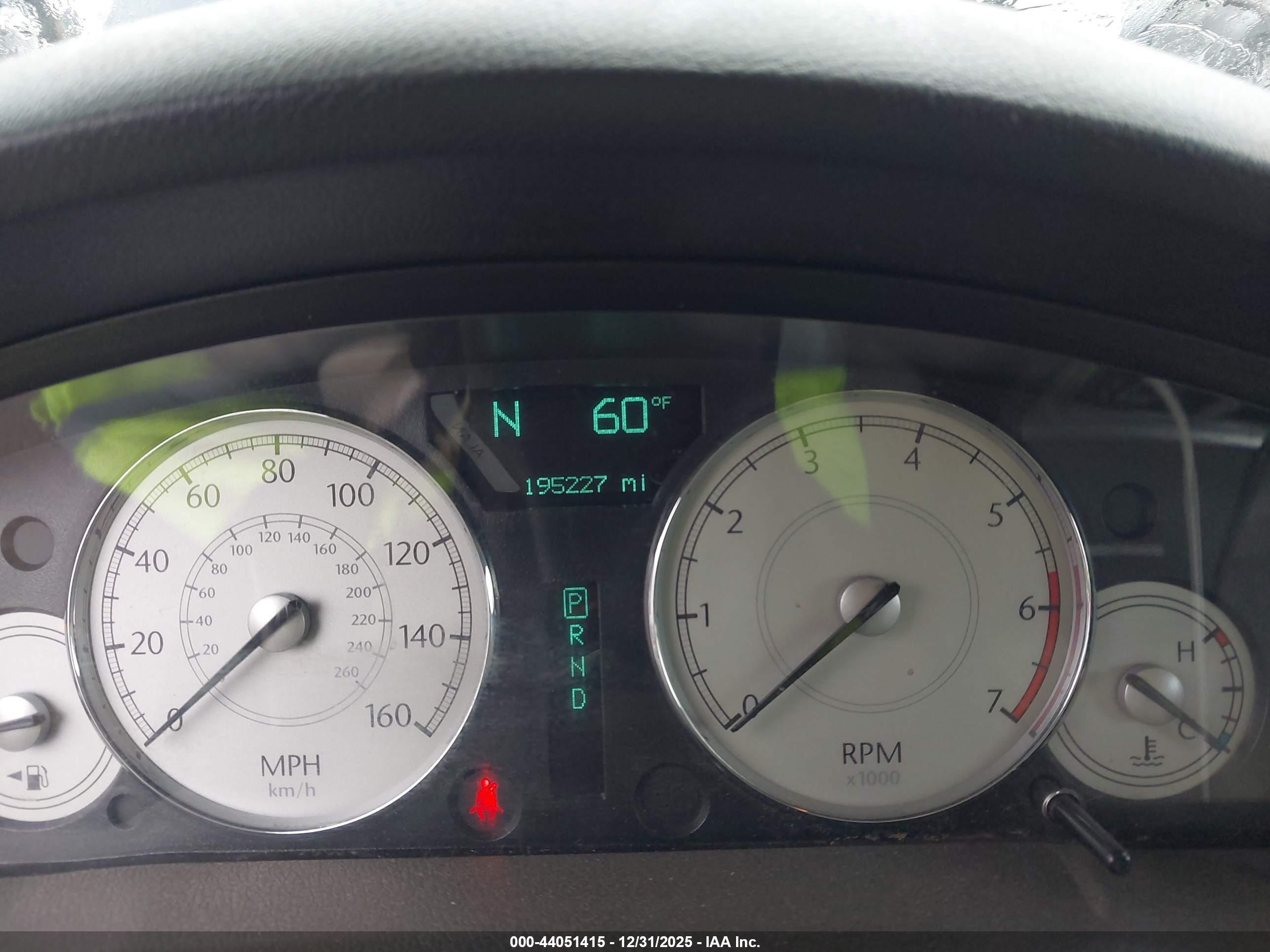 CHRYSLER 300C image 7