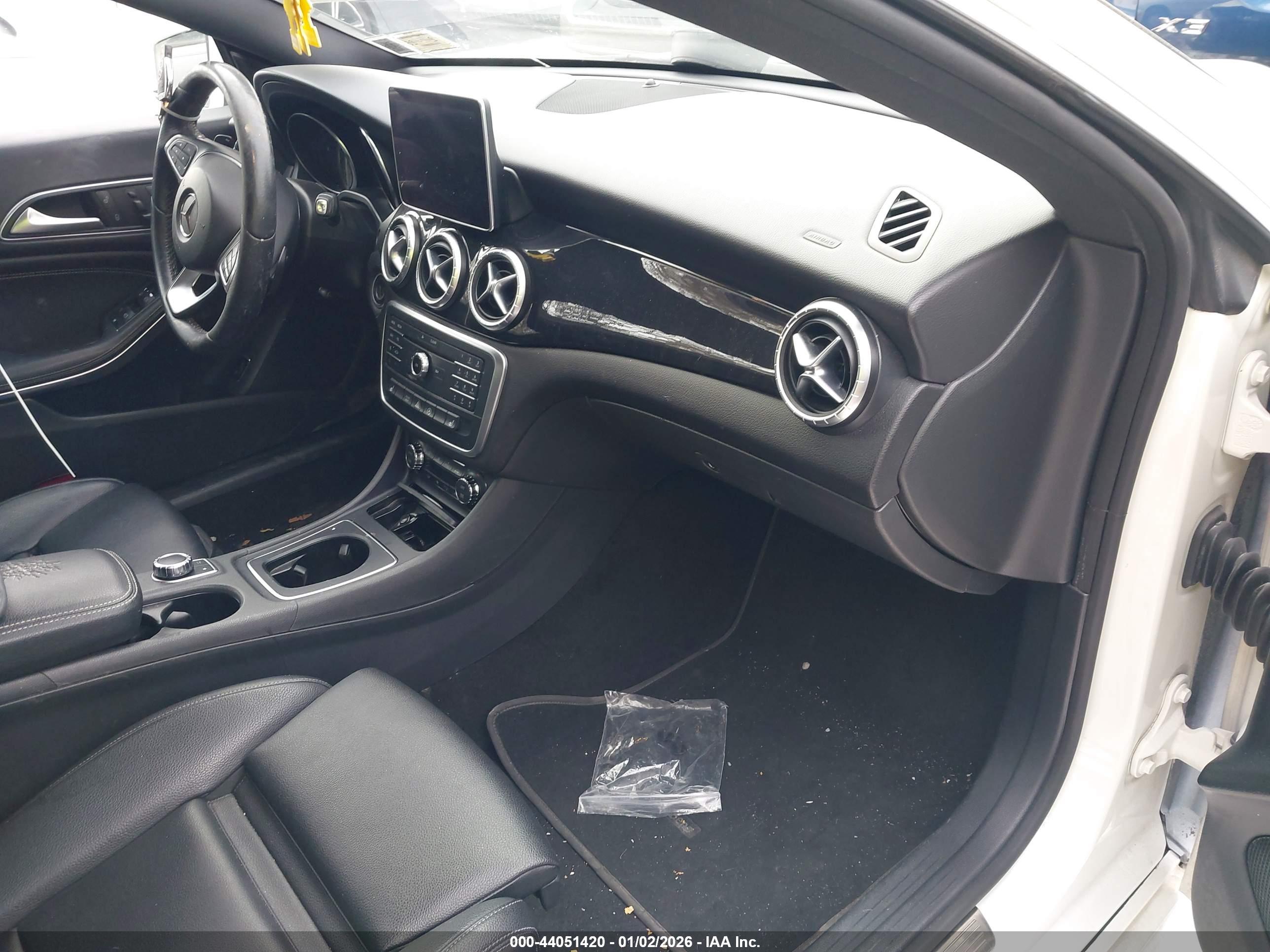 MERCEDES-BENZ CLA image 5