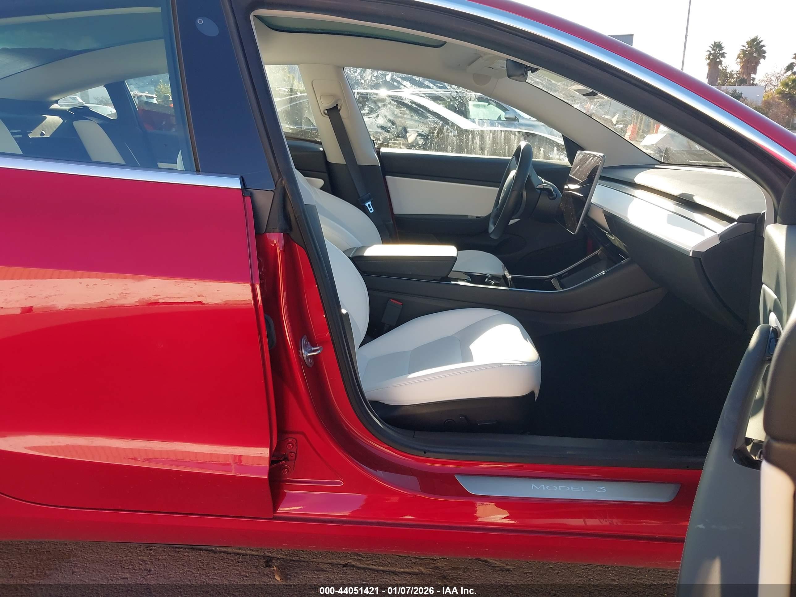 TESLA MODEL image 5