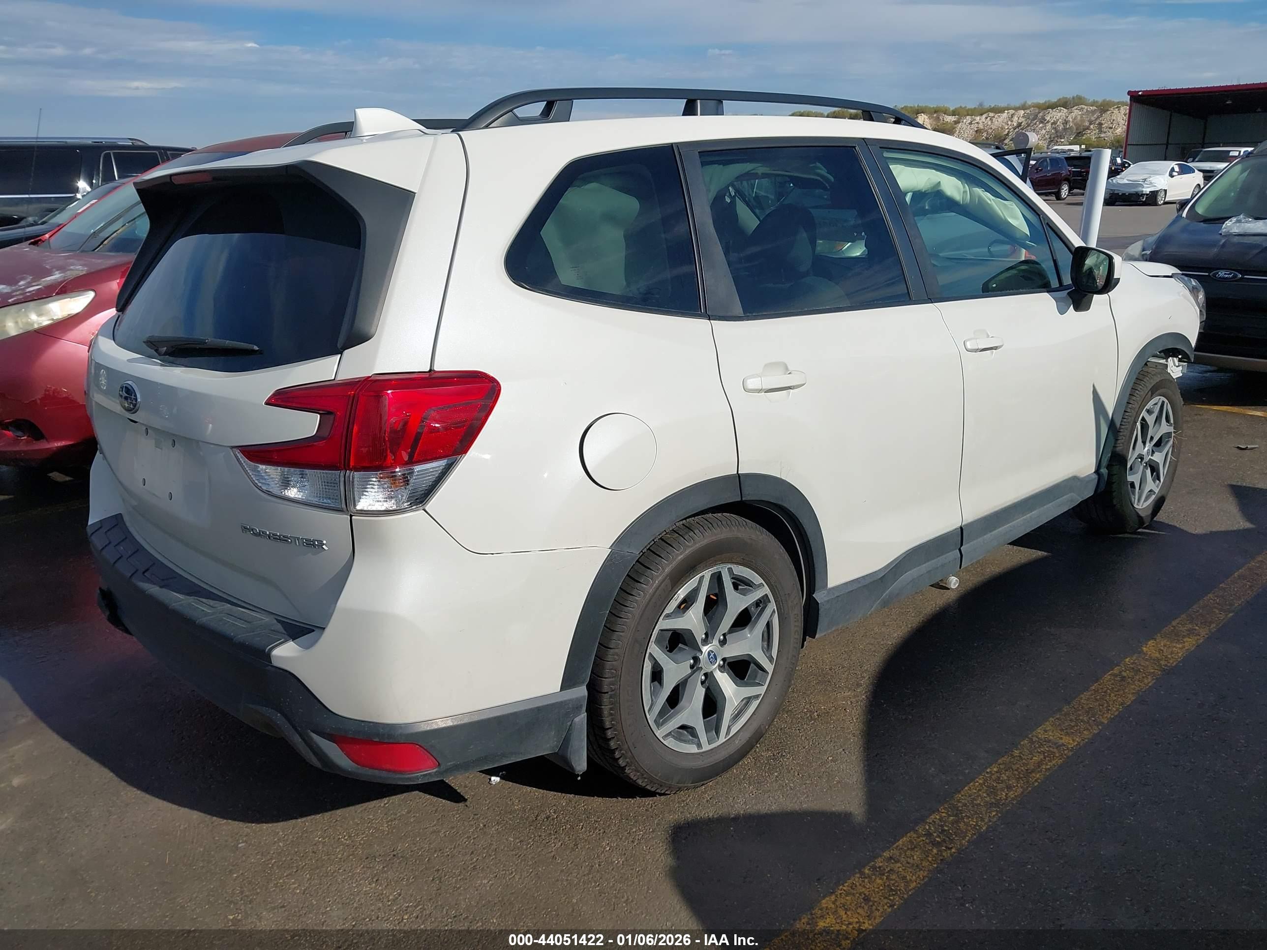 SUBARU FORESTER image 4