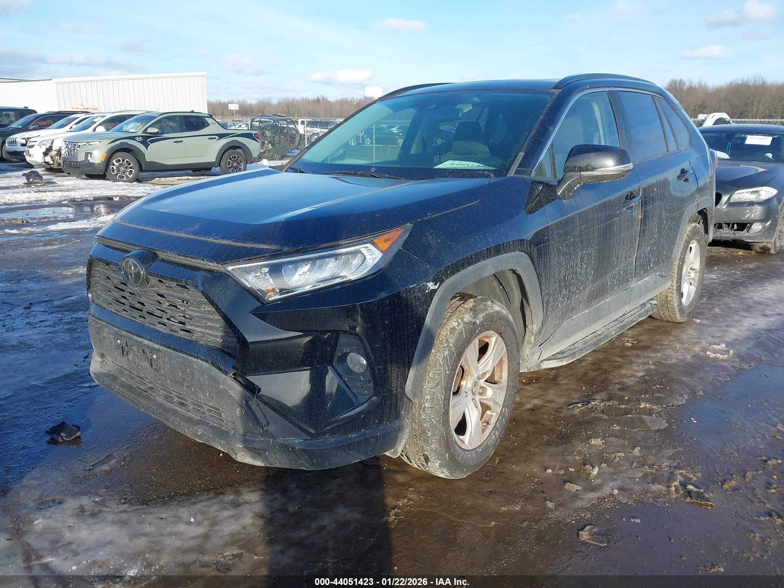 TOYOTA RAV4 image 2