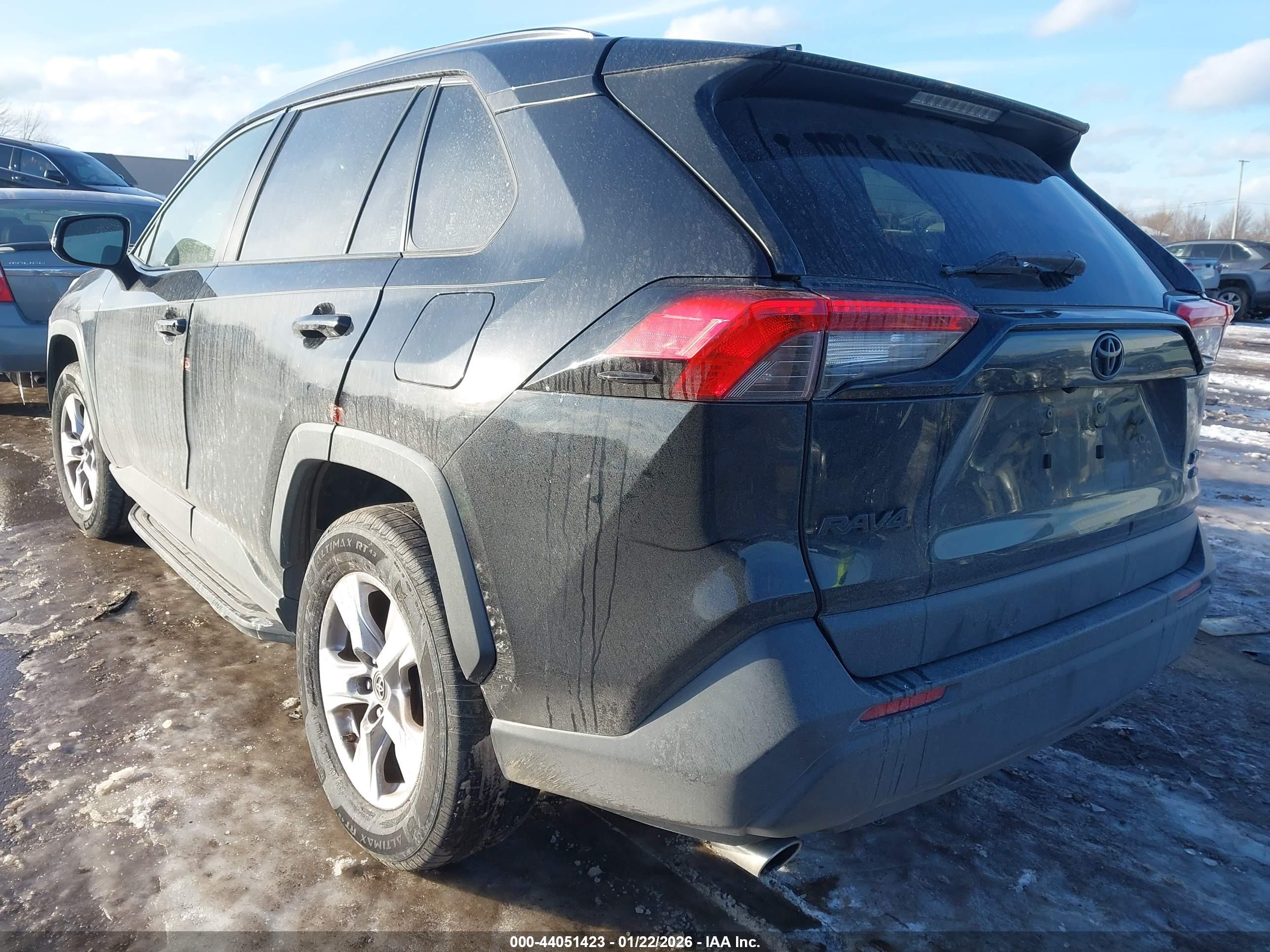 TOYOTA RAV4 image 3
