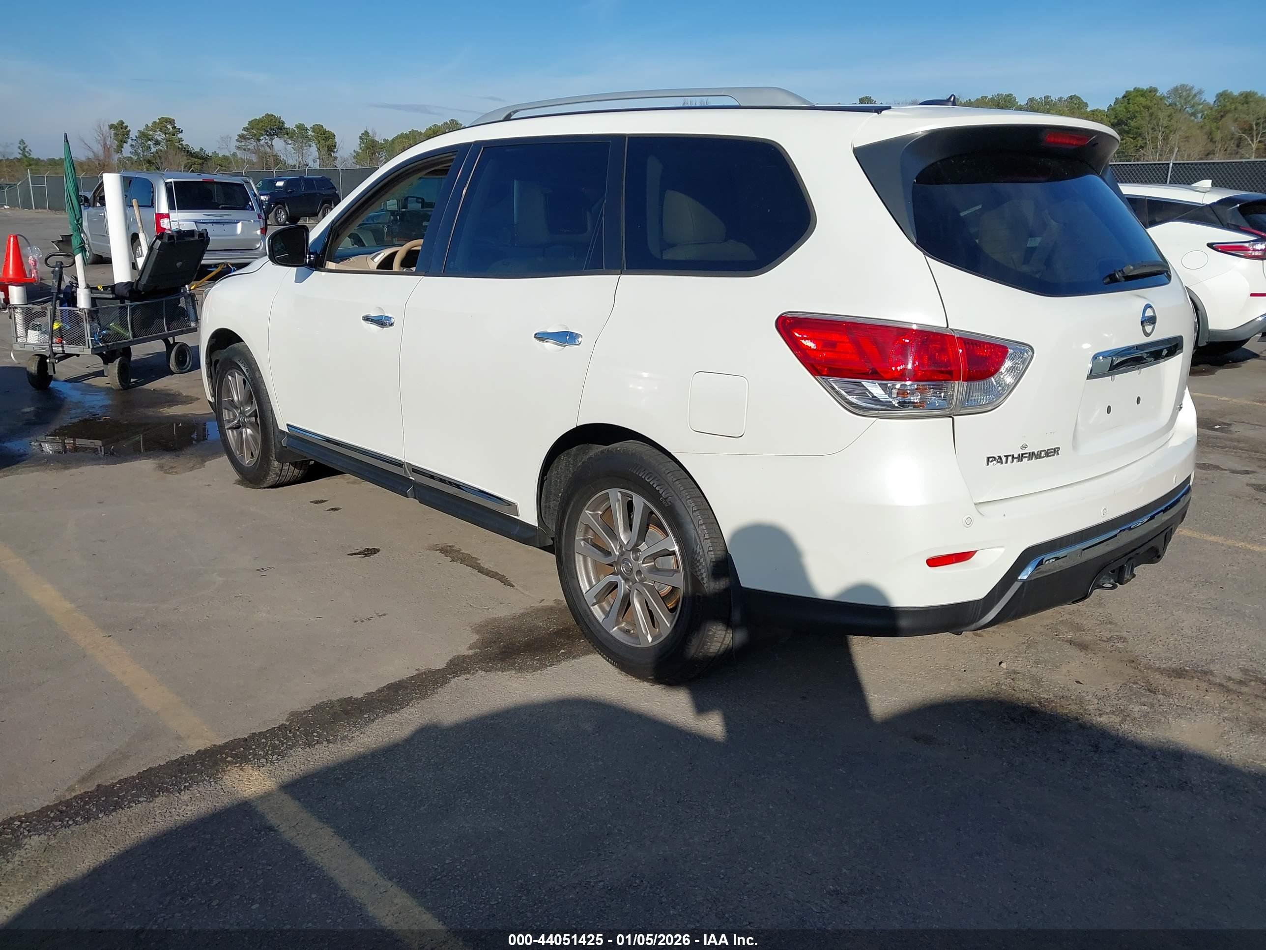 NISSAN PATHFINDER image 3