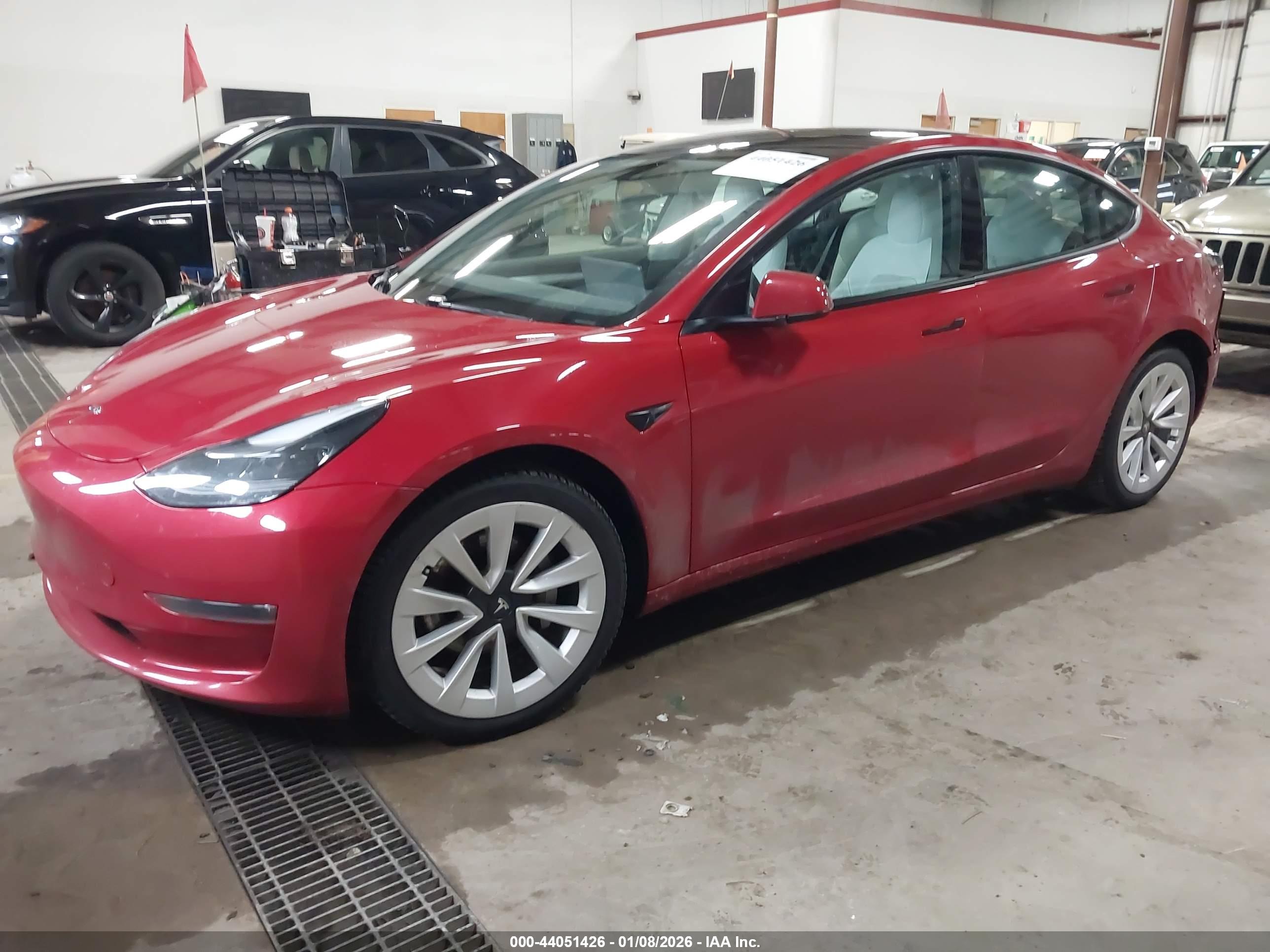 TESLA MODEL image 2